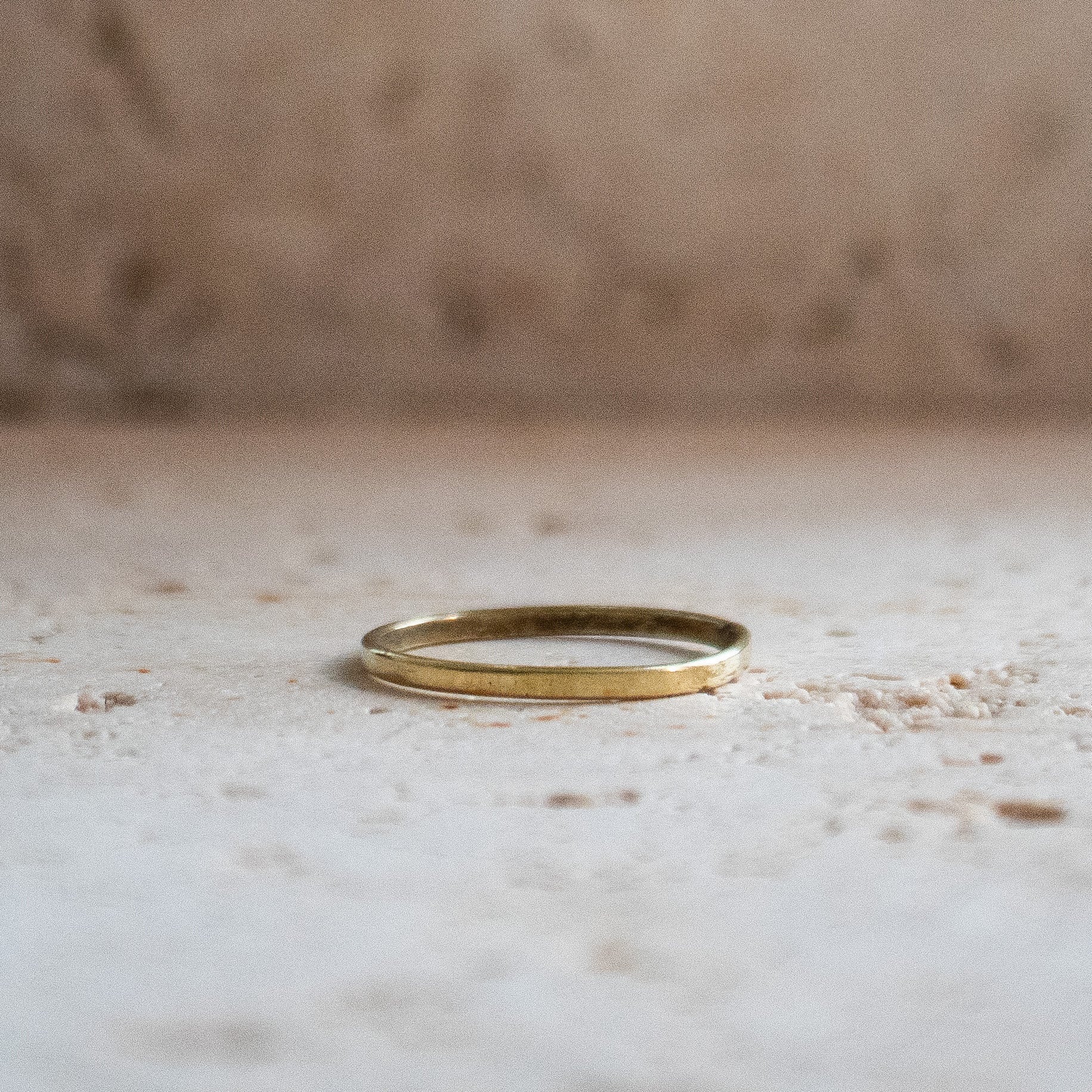 Zierlicher, zarter, dünner Ring aus Messing handgemacht gold - Nooe UG