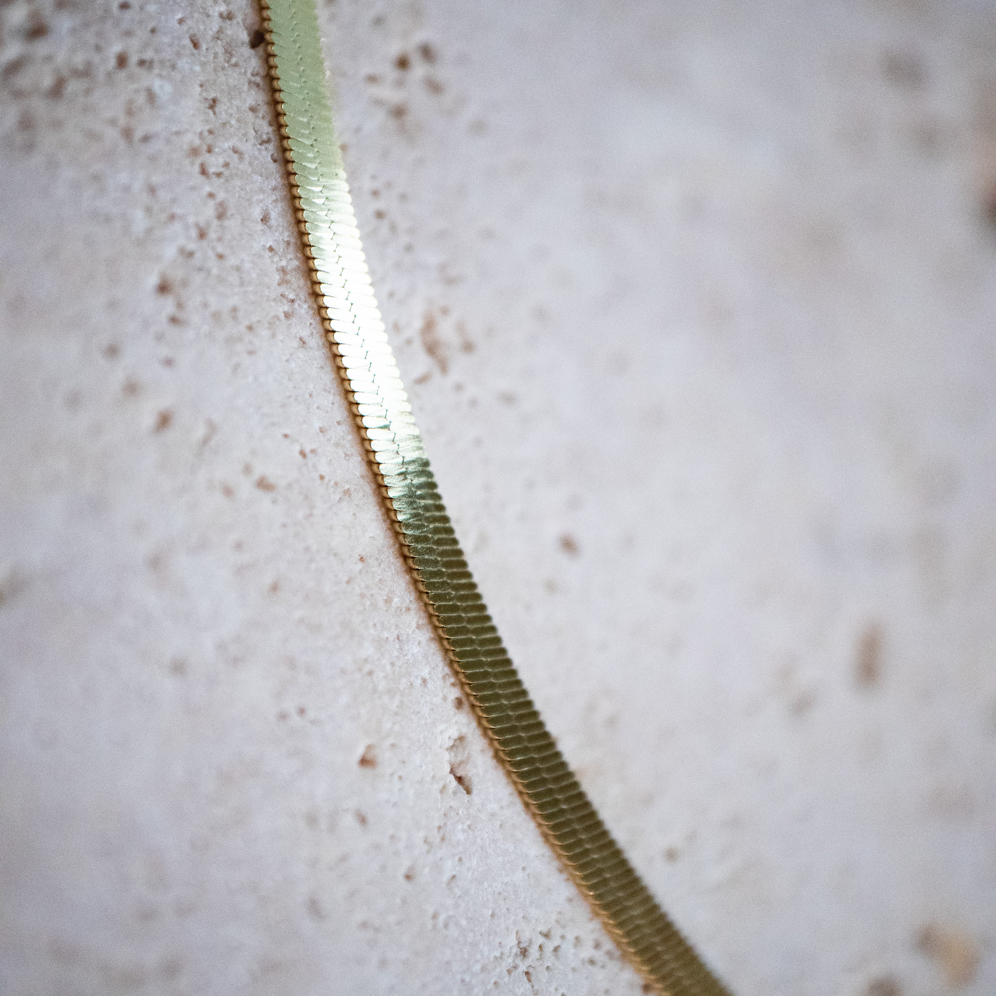 Feine Herringbone Fischgrät Kette vergoldet - Halskette Layering