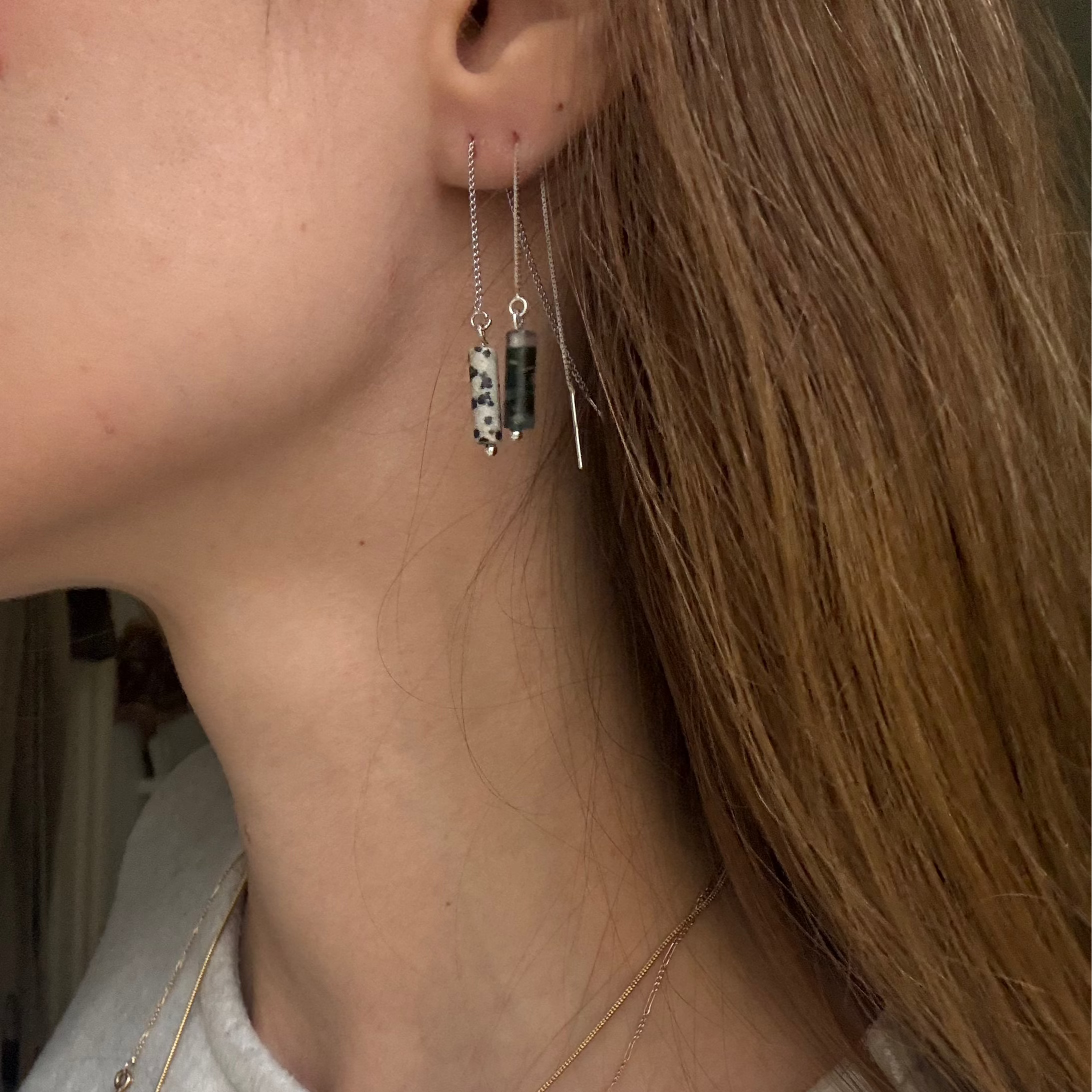 Filigrane Threader-Ohrringe mit Dalmatiner Jaspis – 925 Sterling Silber, handgefertigt - Nooe UG