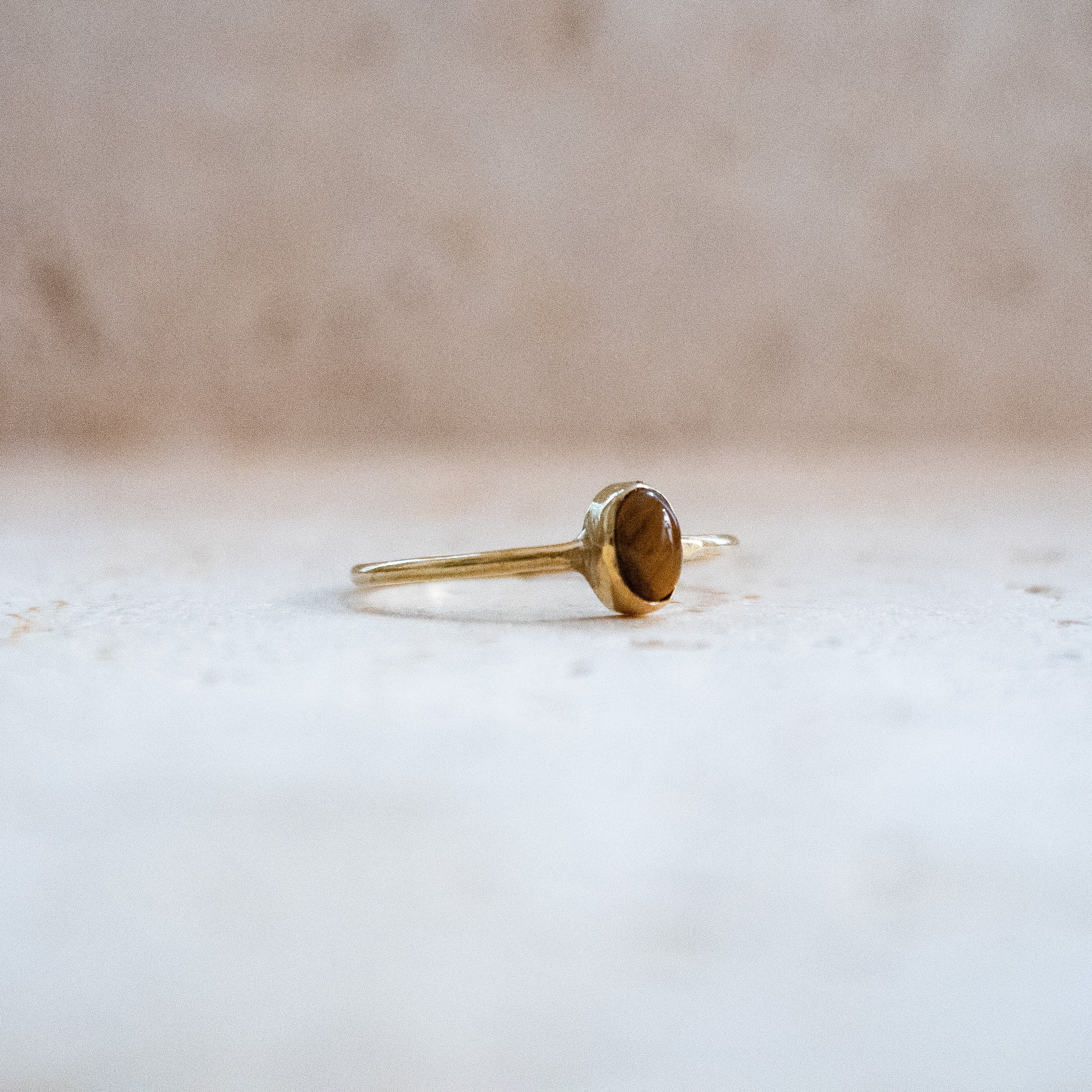 Feiner Tigerauge Ring mit ovalem Stein – Handgemachter Schmuck