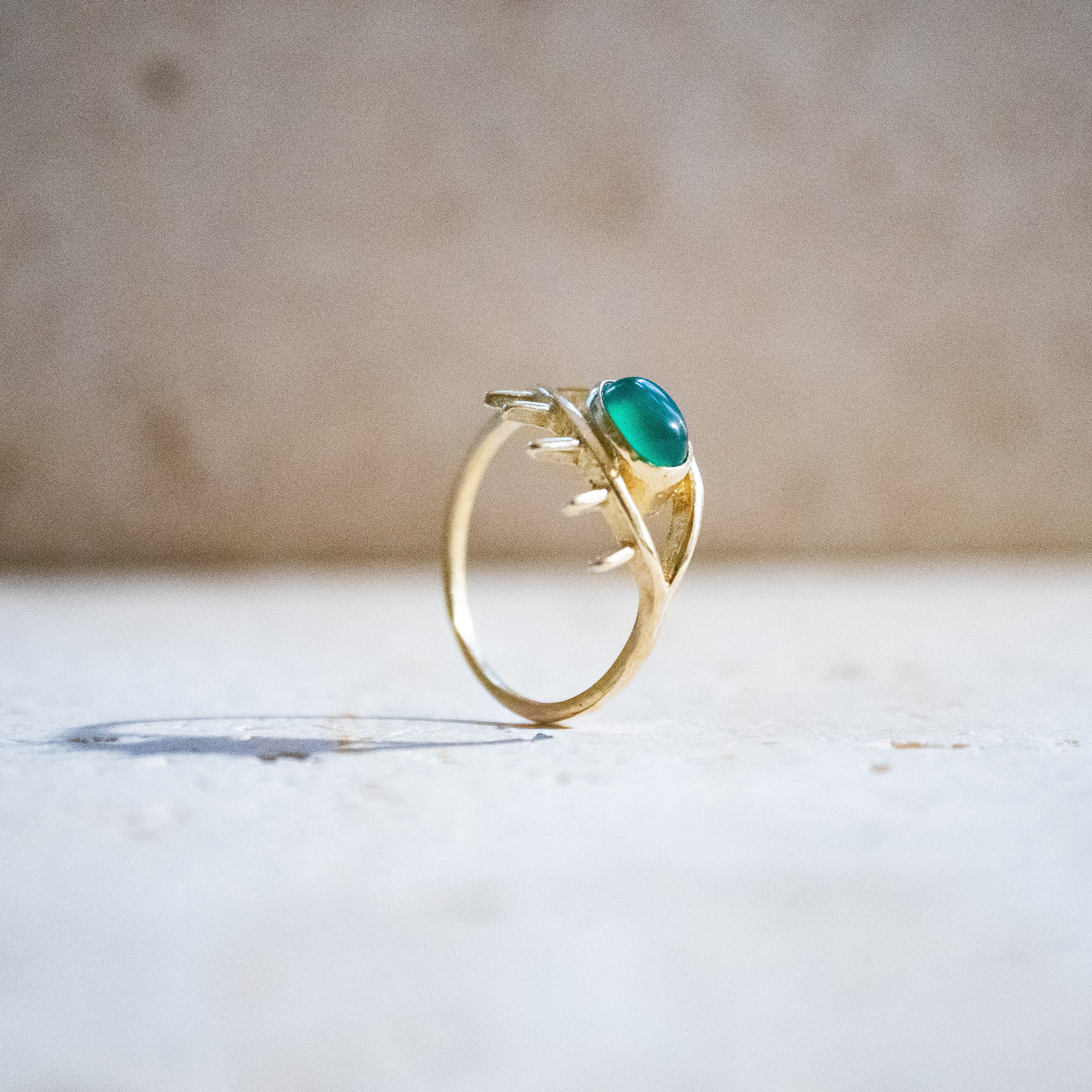 Schutz-Talisman Ring – Handgemachter Ring mit grünem Onyx & Evil Eye