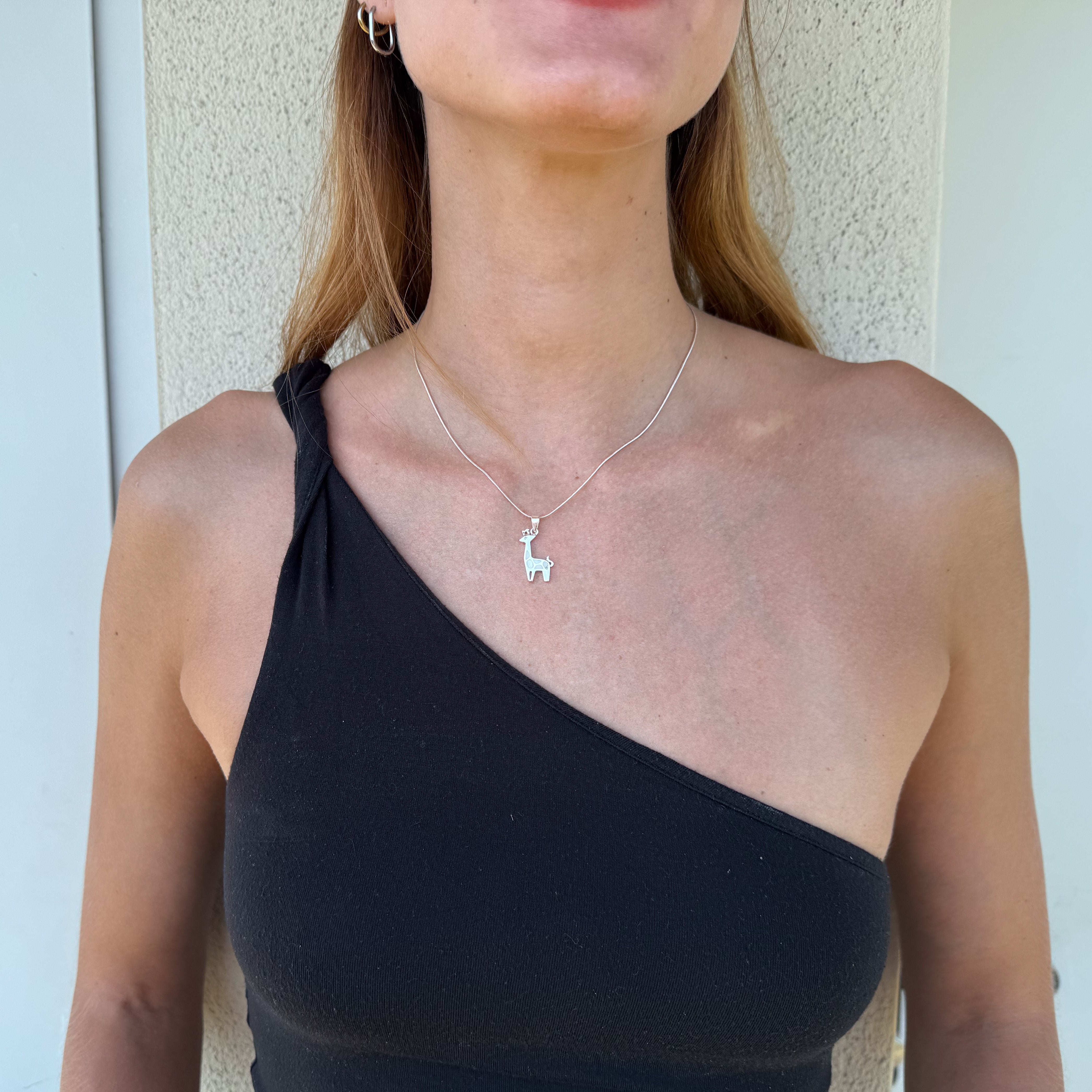 Giraffe Kette – Anhänger mit Perlmutt, 925 Sterling Silber | NOOE Berlin