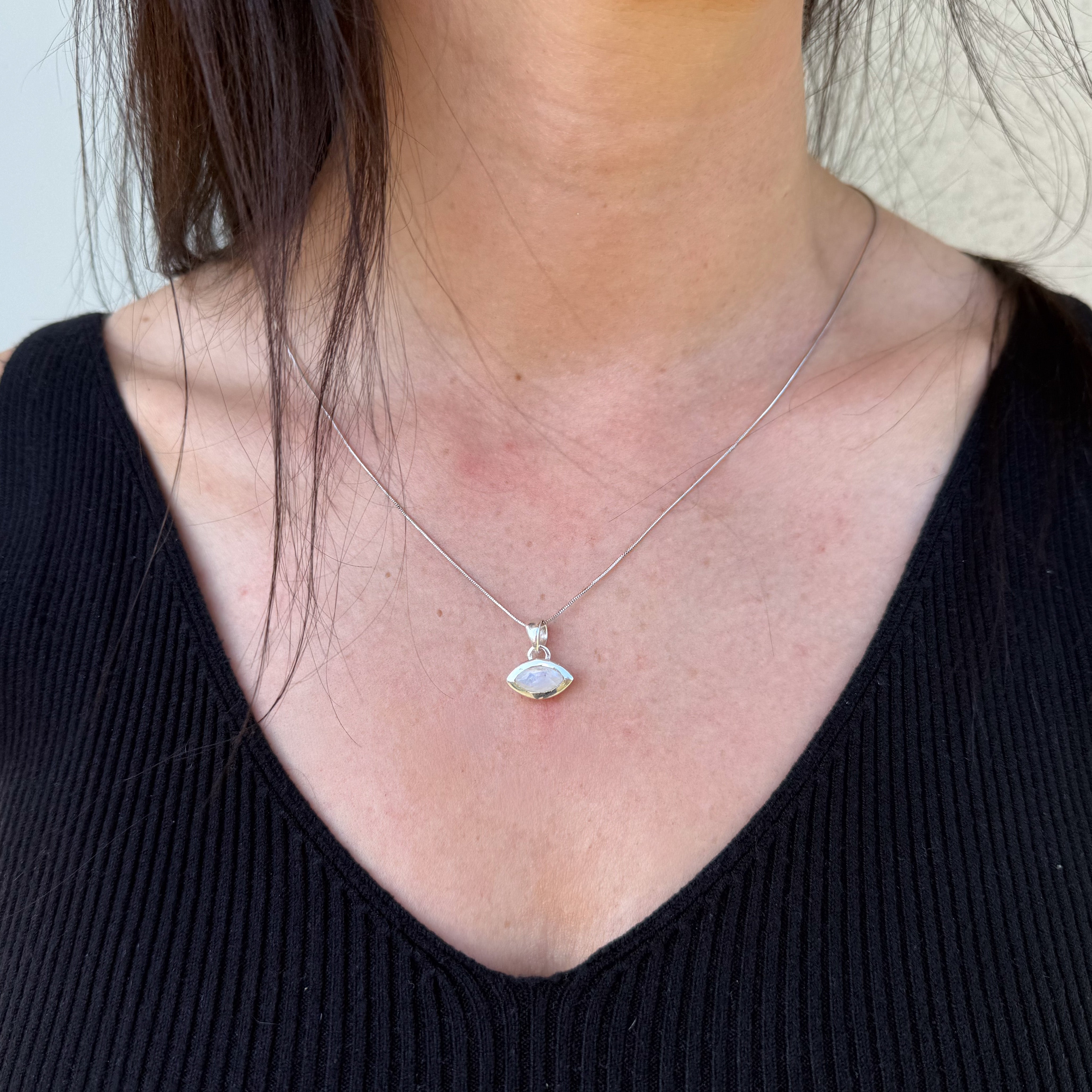 Mondstein Kette – Anhänger "Auge", 925 Sterling Silber | NOOE Berlin