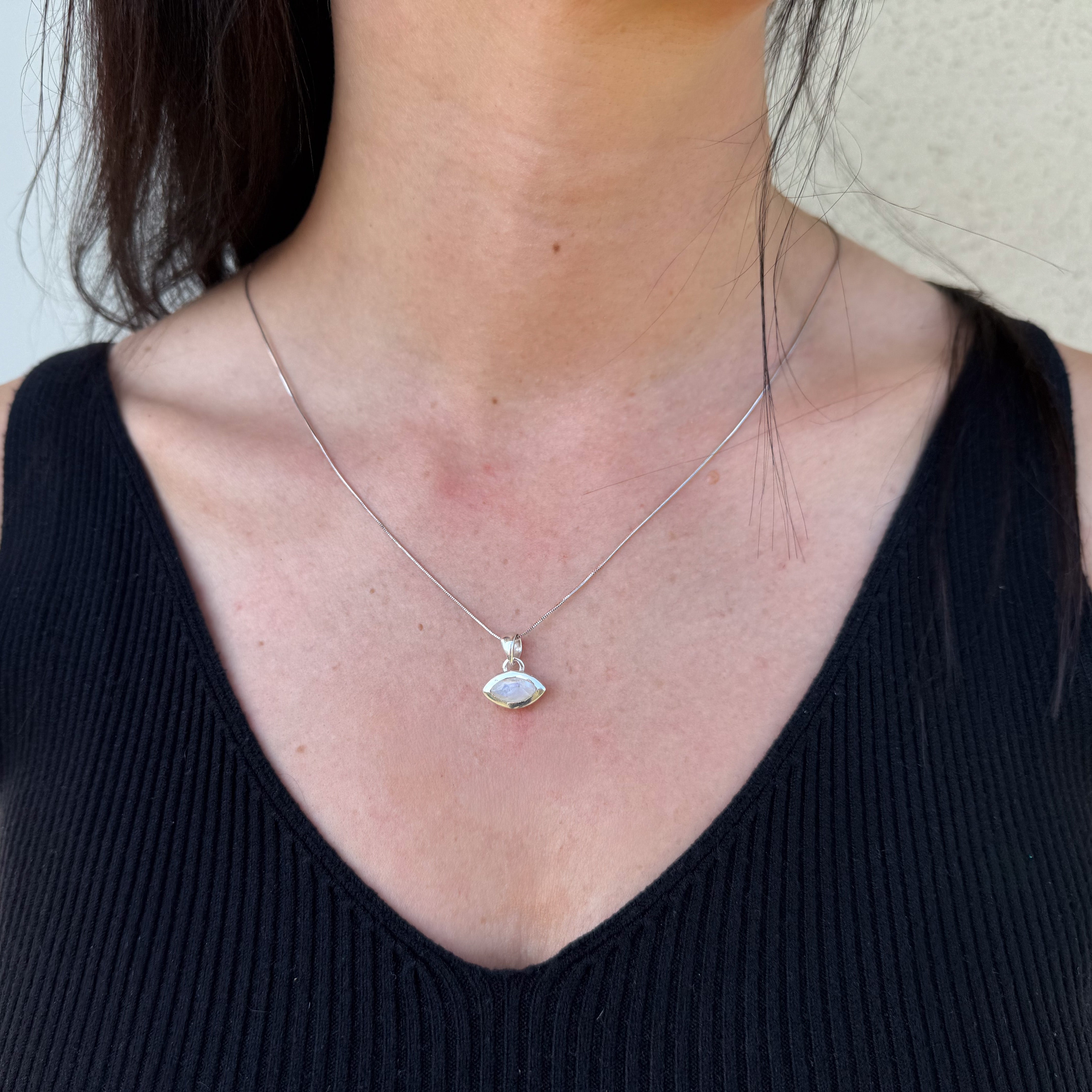 Mondstein Kette – Anhänger "Auge", 925 Sterling Silber | NOOE Berlin