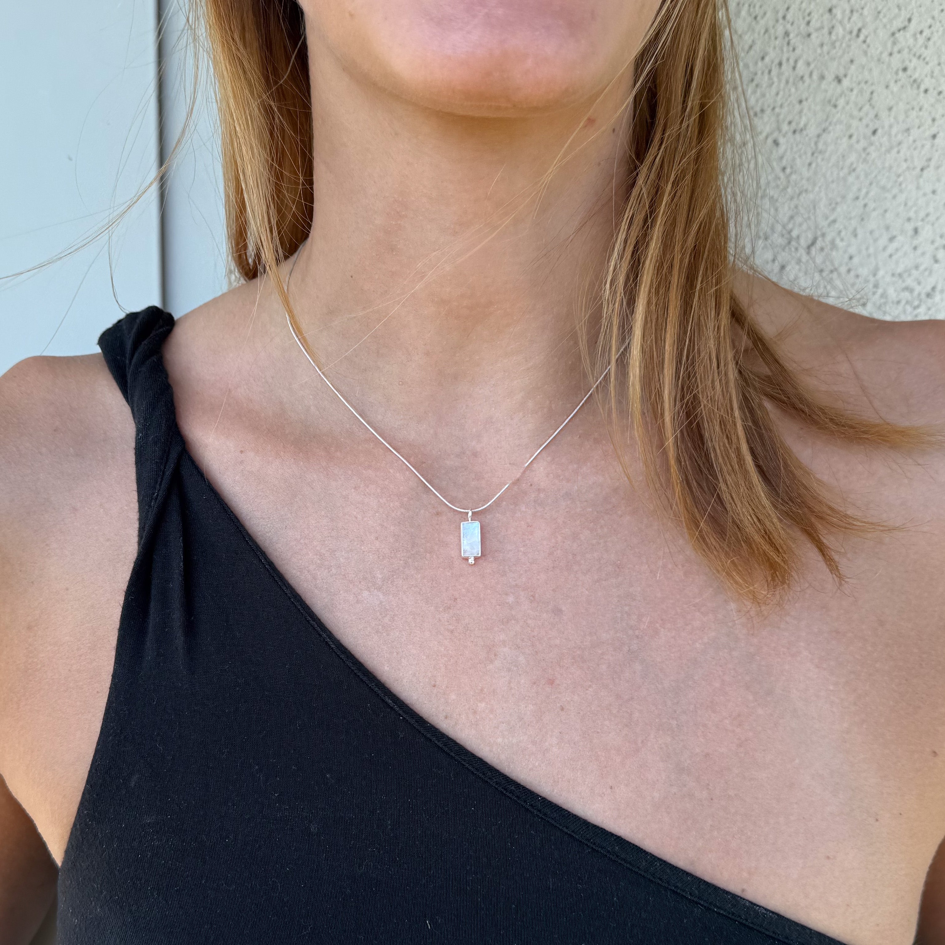 Bali Mondstein Kette – rechteckiger Anhänger, 925 Sterling Silber | NOOE Berlin
