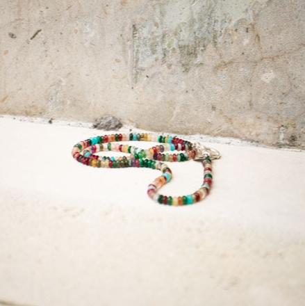 Regenbogen-Perlenkette – Handgefertigte Kette mit bunten Edelsteinen in vergoldet oder 925 Sterling Silber - Nooe UG