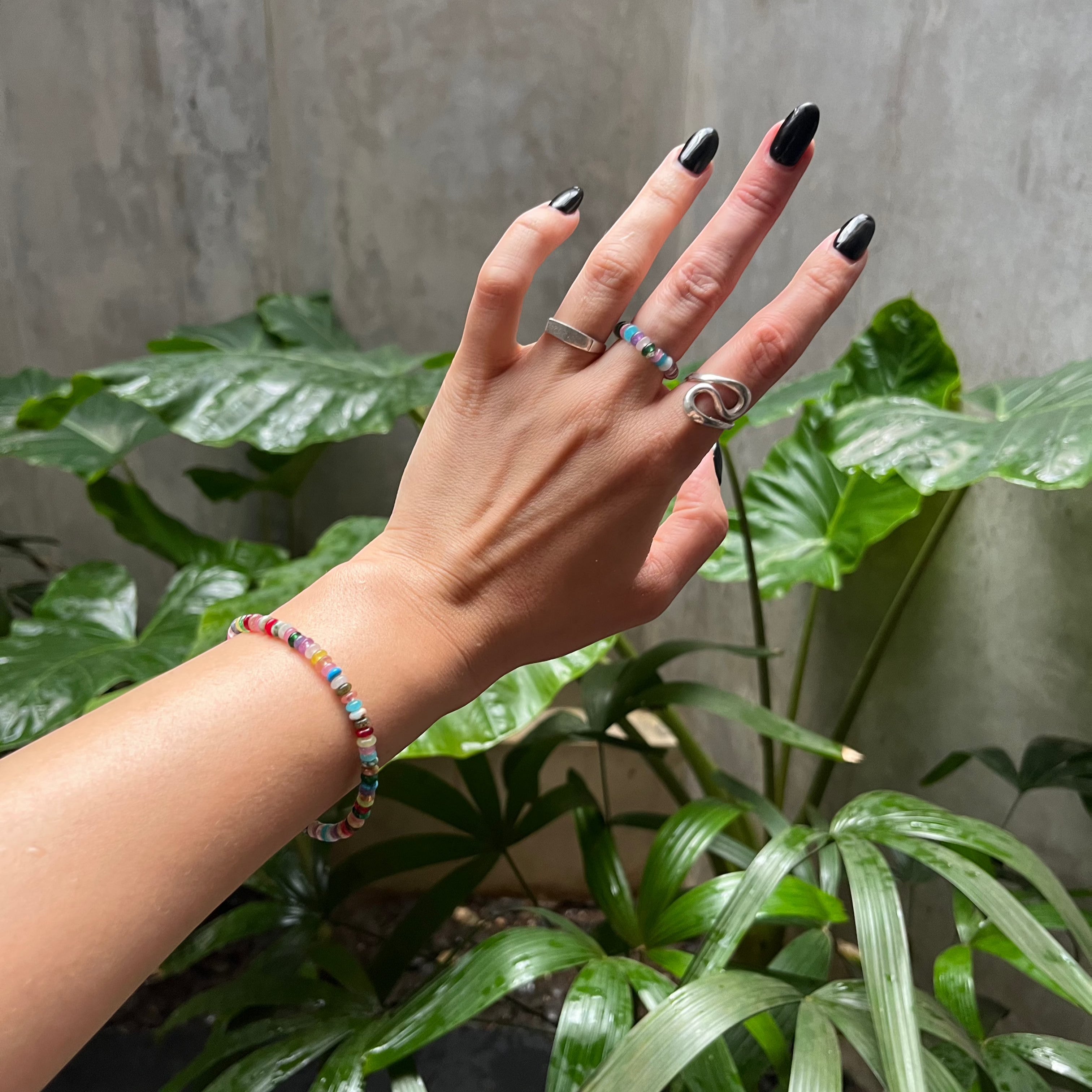 Regenbogen-Armband – Handgefertigte Kette mit bunten Edelsteinen in vergoldet oder 925 Sterling Silber - Nooe UG