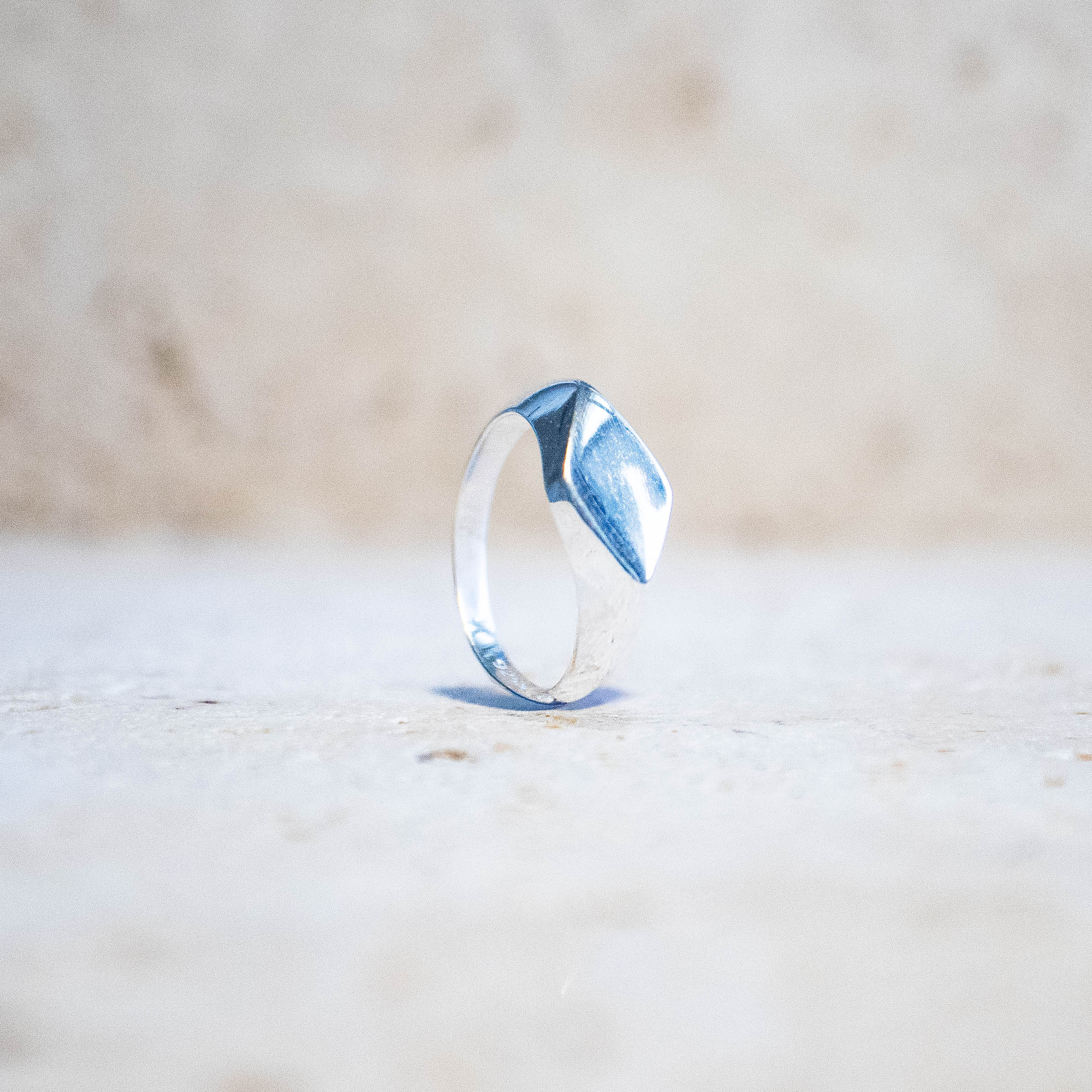 Kleiner Siegelring aus 925 Sterling Silber eckig handgemacht - Nooe UG