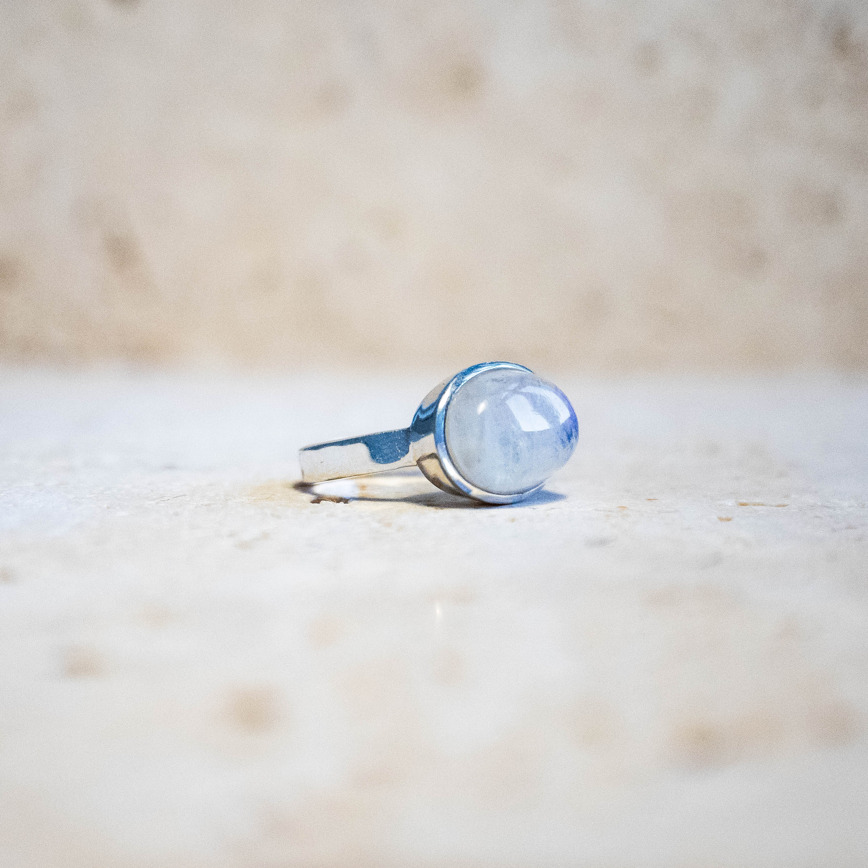 Großer Mondstein Ring oval Silber - Nooe UG