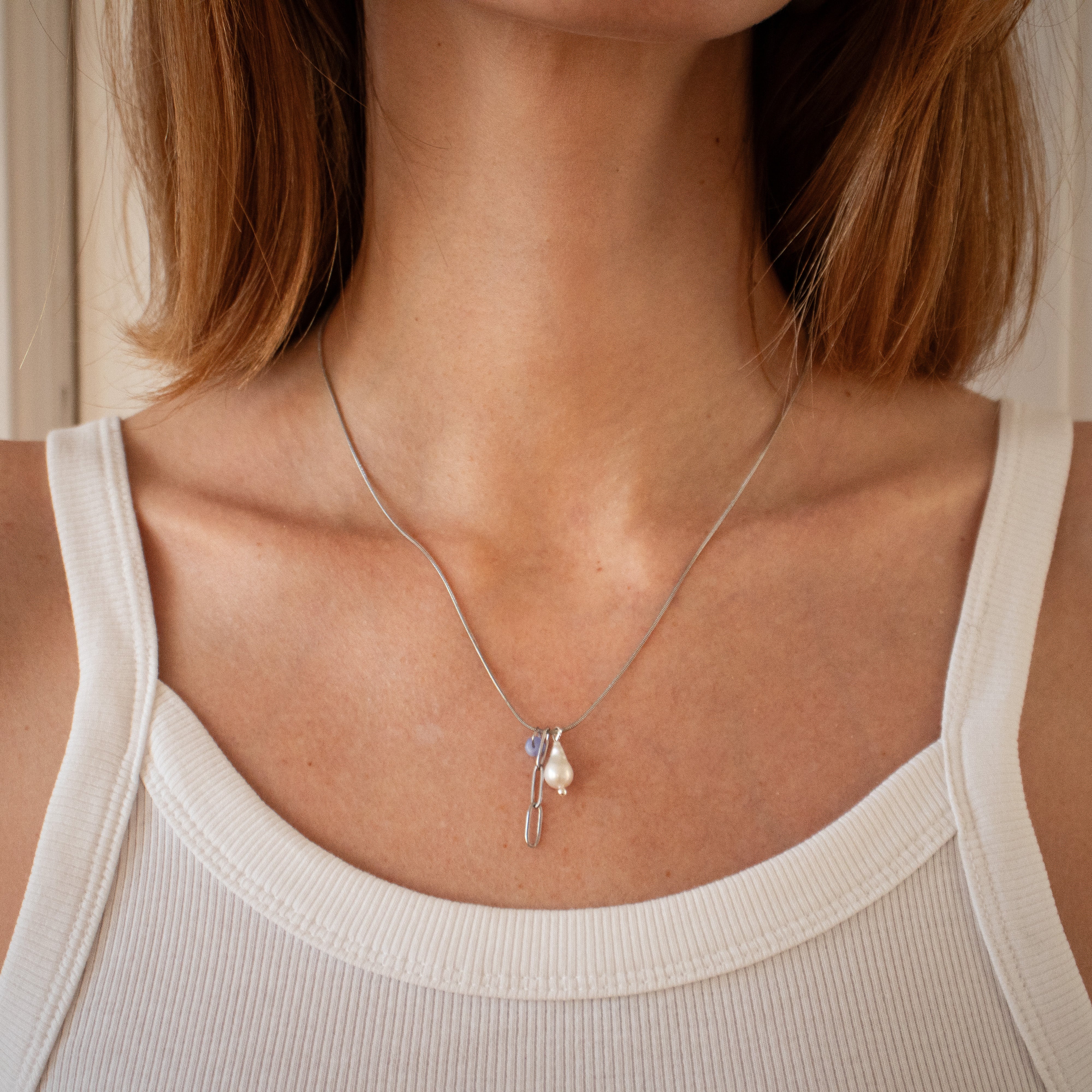 ++ Edelstahlkette mit Anhängern und Barokperle silber - Nooe UG