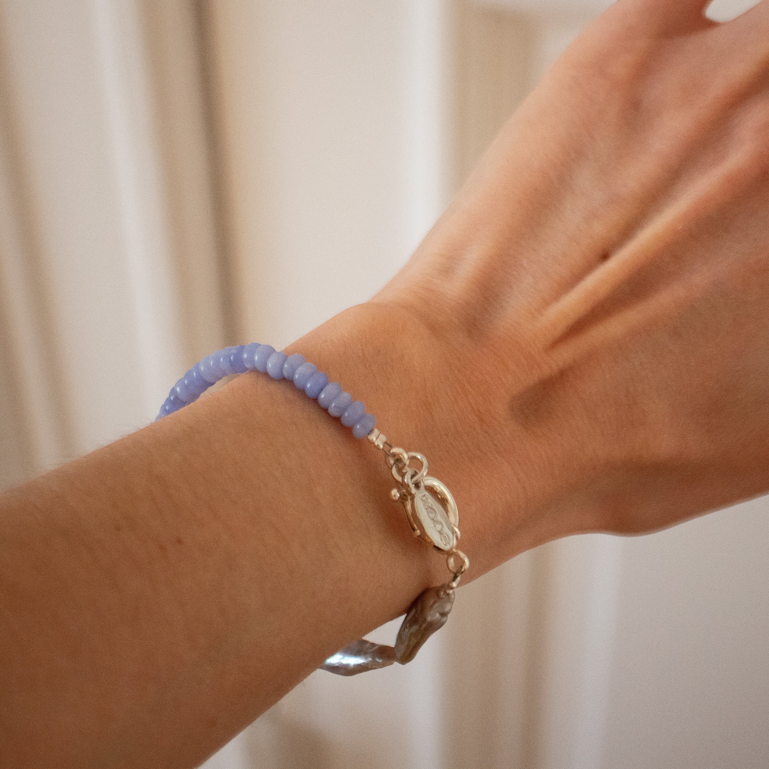 Armband hellblau mit Süßwasserperle - Nooe UG