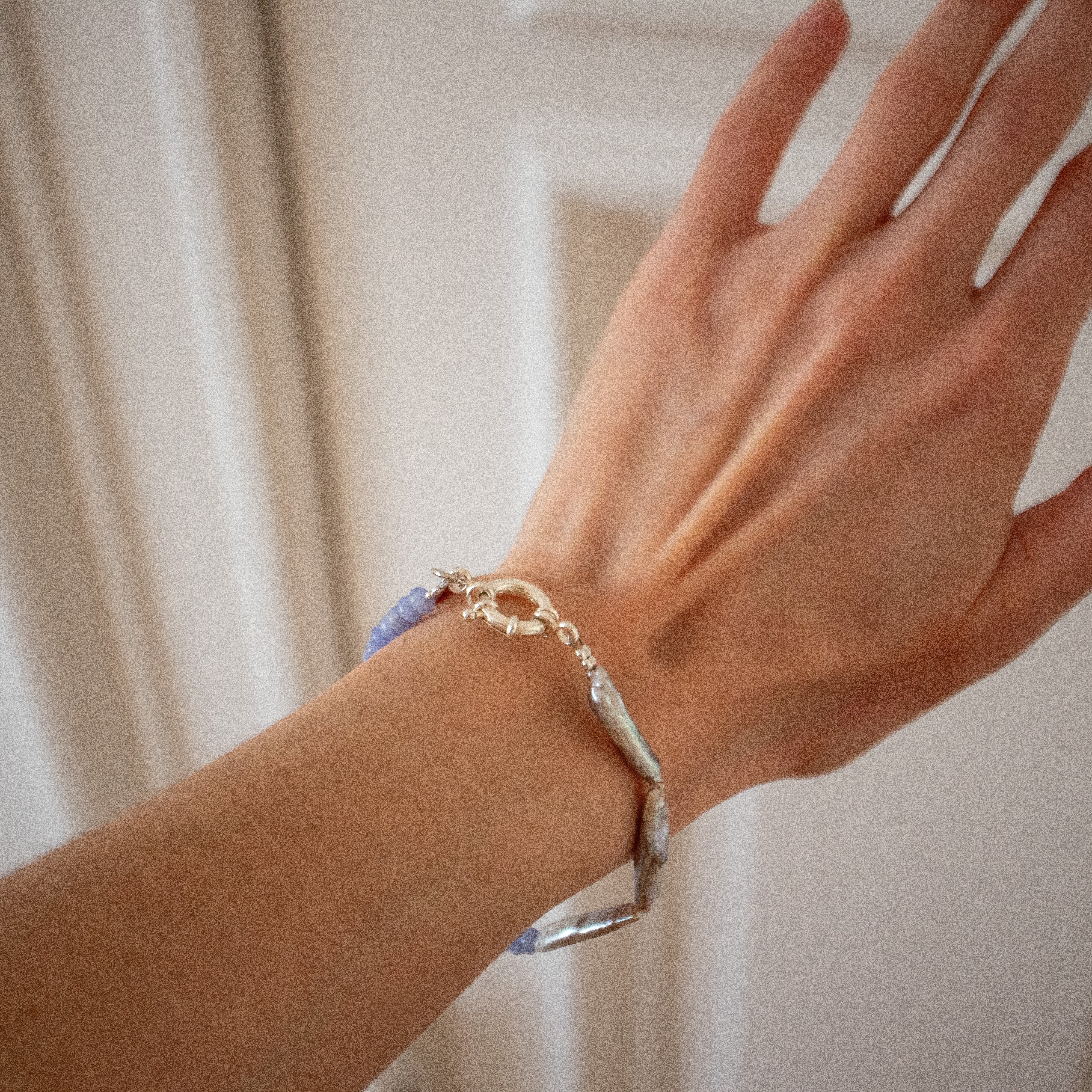 Armband hellblau mit Süßwasserperle - Nooe UG