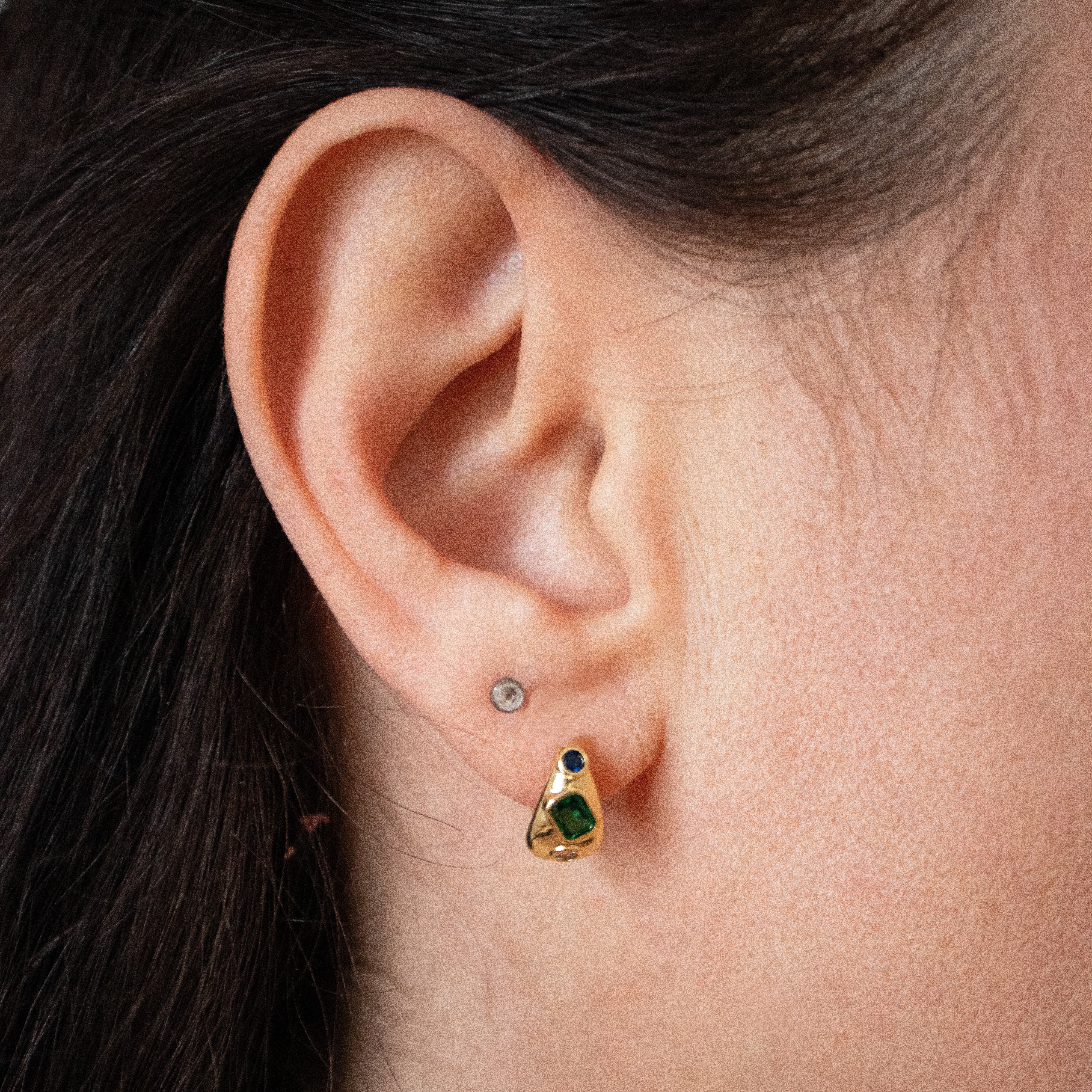 ++ Gold huggies mit grünen Zirkonia - Nooe UG