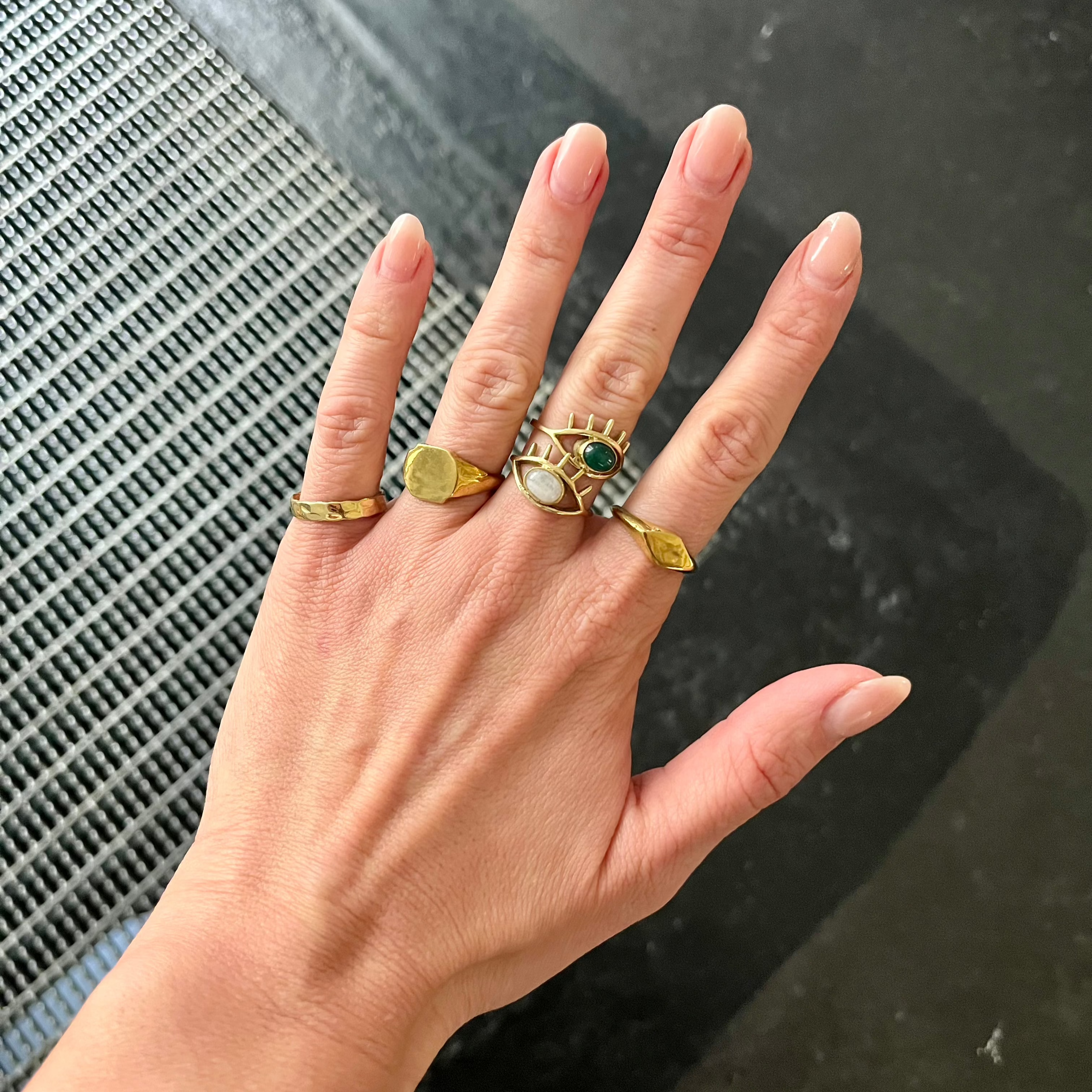 Goldener Siegelring | Eckig, Handgemacht und Verziert