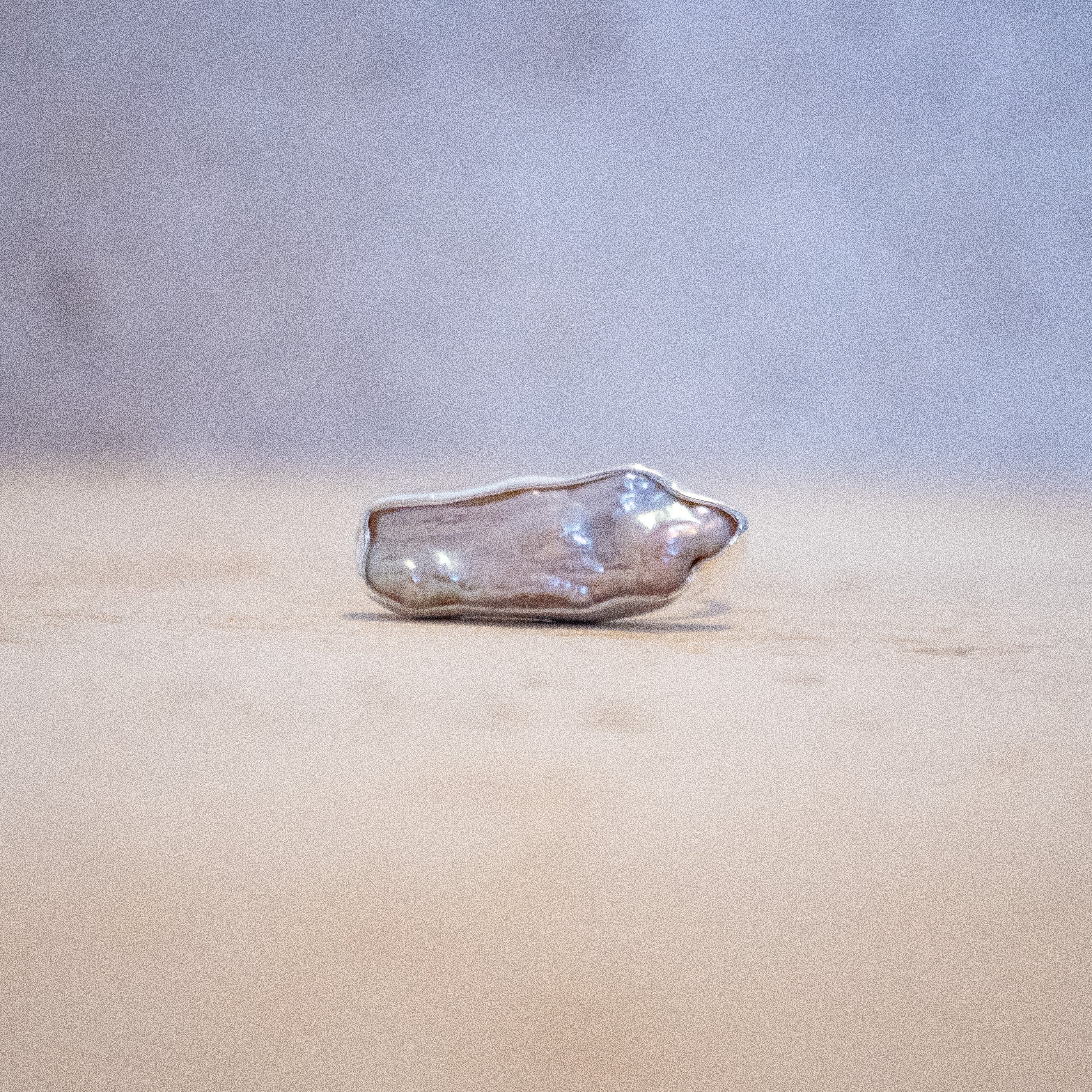 Zarter Statement-Ring aus 925 Sterling Silber mit rosa Süßwasserperle - Nooe UG