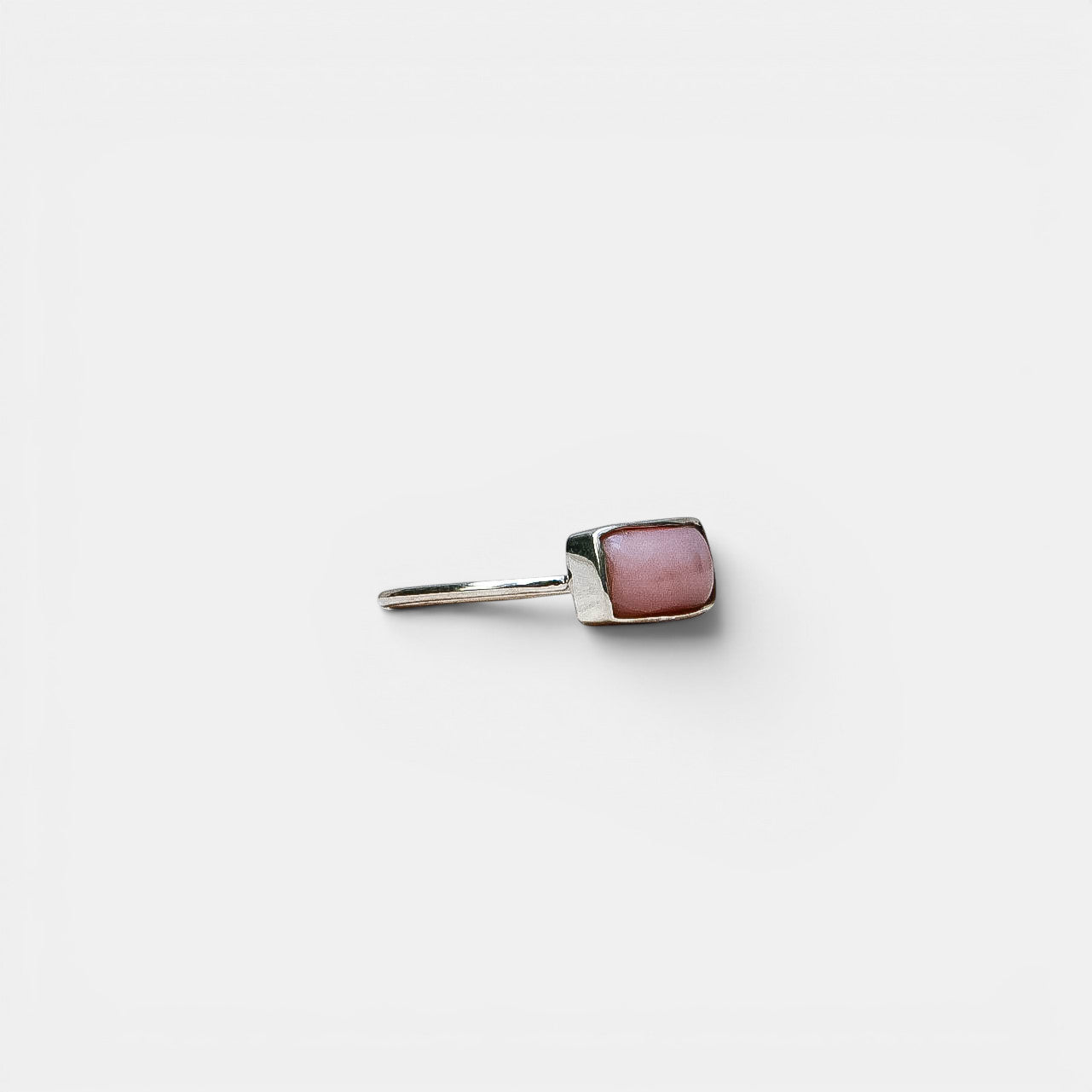 Zarter Ring – Rechteckiger Pinker Opal, 925 Sterling Silber | NOOE Berlin