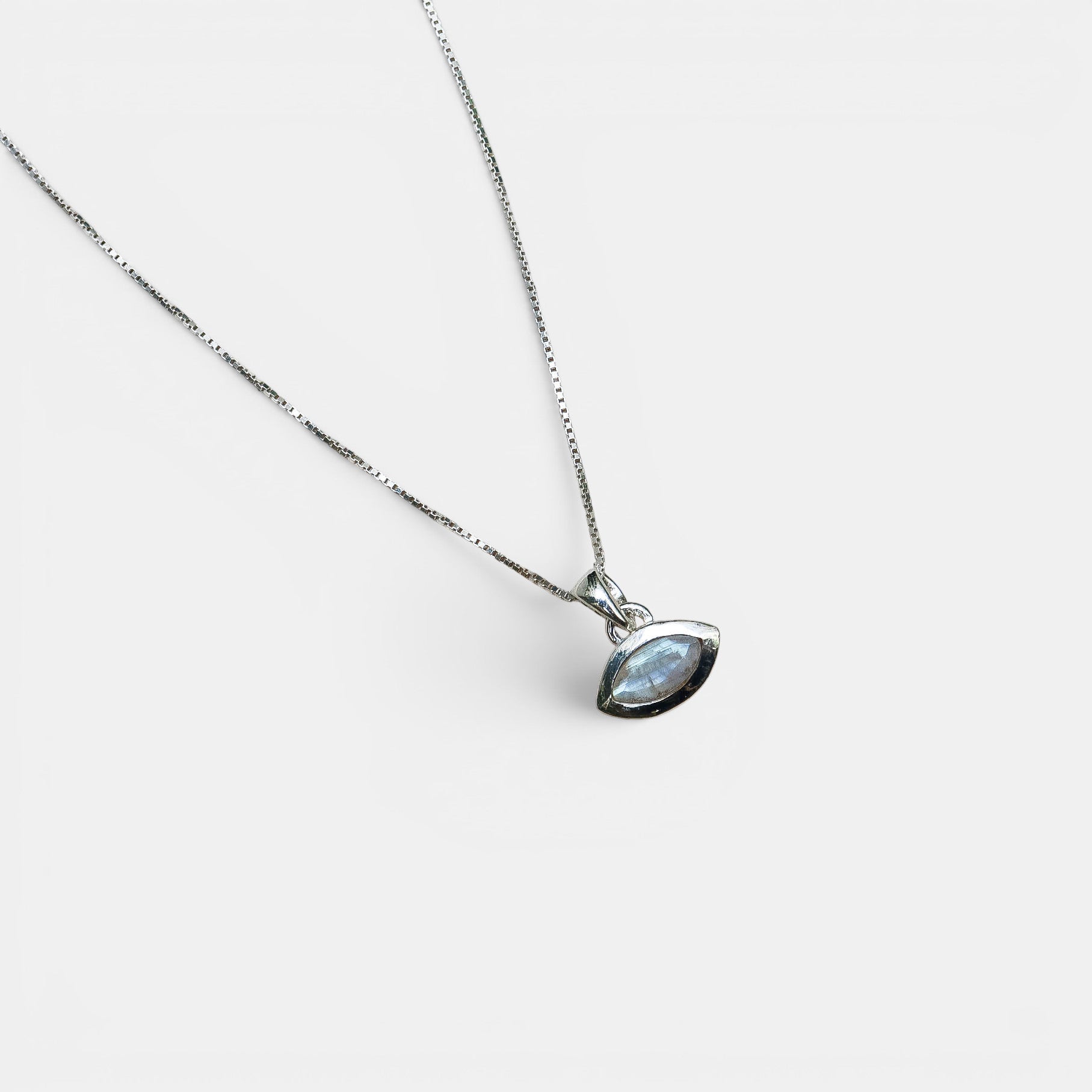 Mondstein Kette – Anhänger "Auge", 925 Sterling Silber | NOOE Berlin