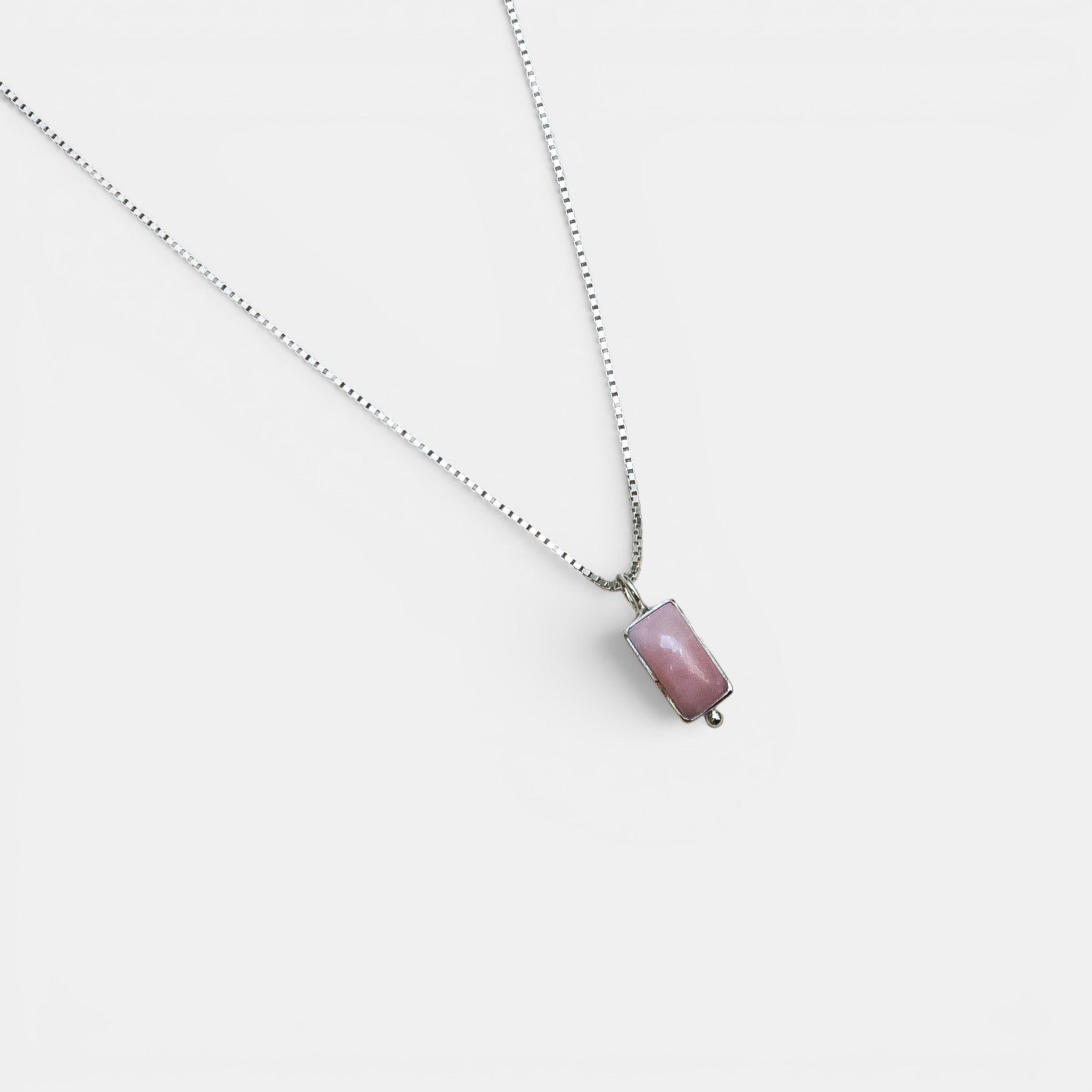 Bali Pinker Opal Kette – rechteckiger Anhänger, 925 Sterling Silber | NOOE Berlin