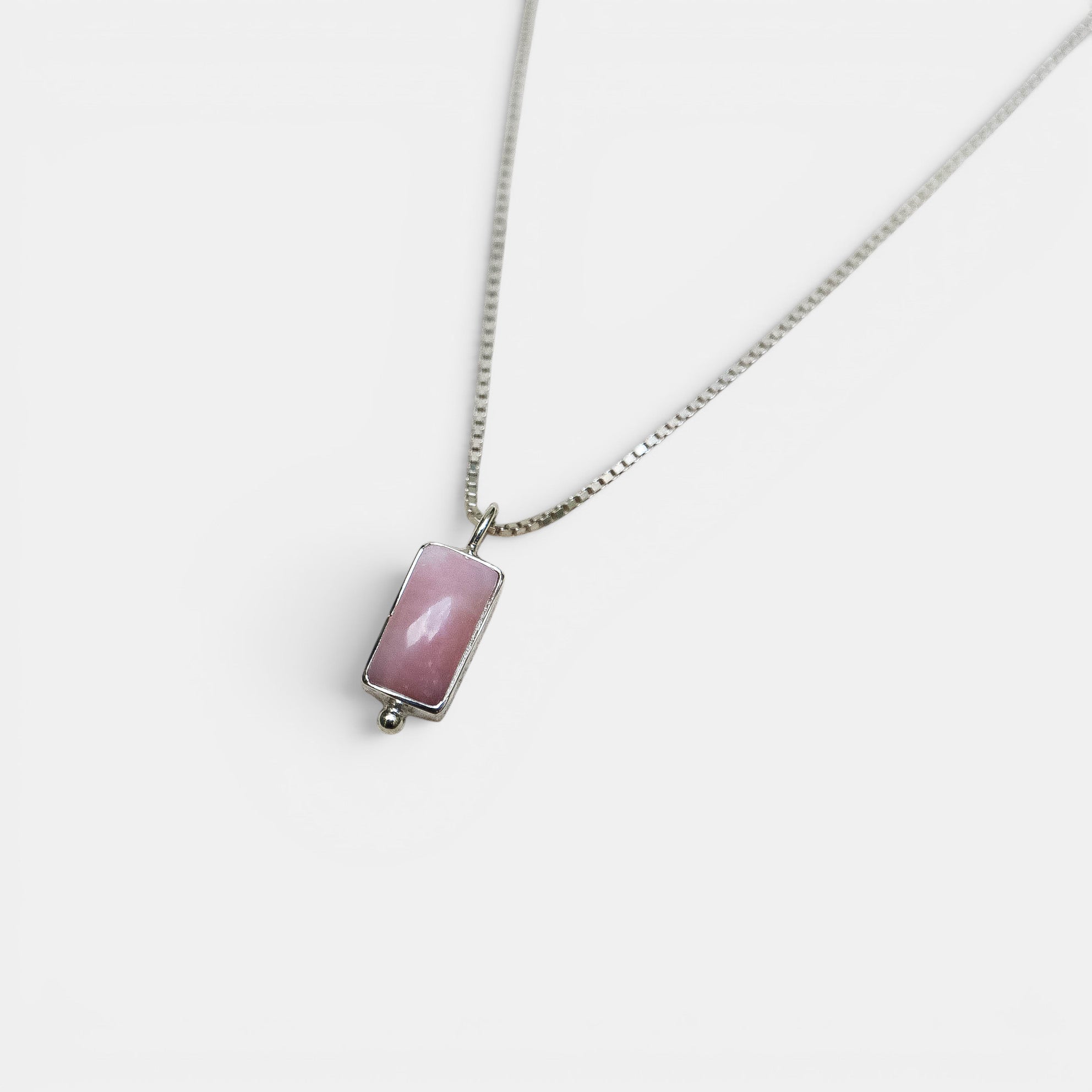 Bali Pinker Opal Kette – rechteckiger Anhänger, 925 Sterling Silber | NOOE Berlin