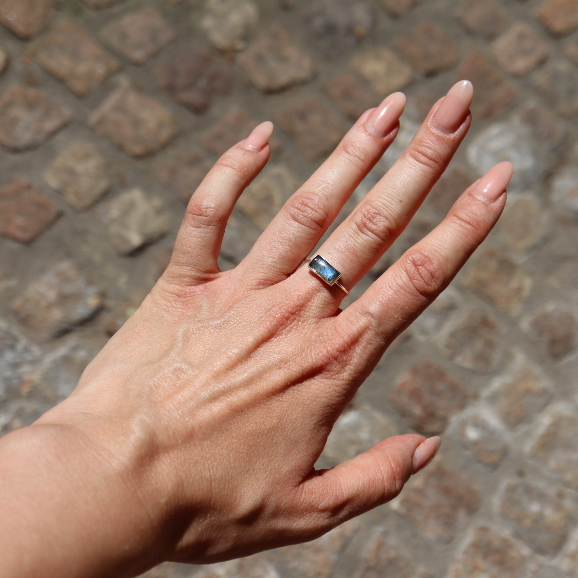 Bali Labradorit Ring – Rechteckiger 925 Sterling Silber | NOOE Berlin