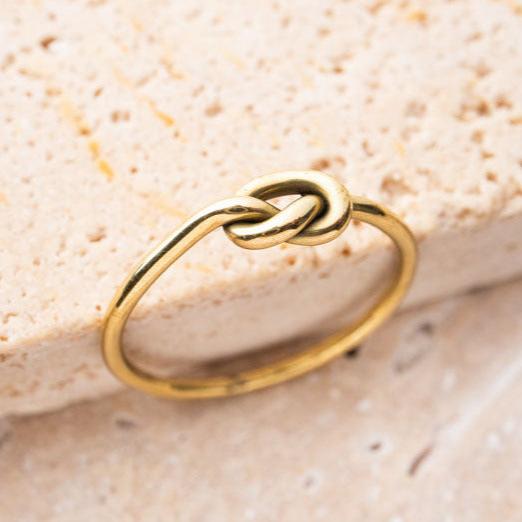 Feiner Ring mit Knoten gold handgemacht - NooeBerlin