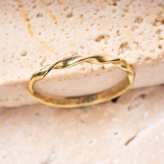 Feiner gedrehter Ring gold handgemacht - NooeBerlin
