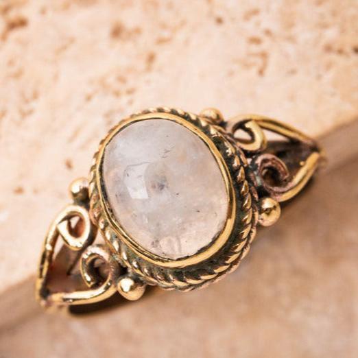 Mondstein Ring mit ovalem Stein gold handgemacht - Nooe UG