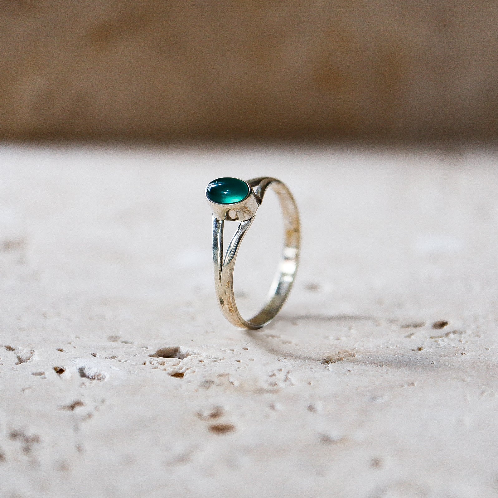 Kleiner grüner Onyx Ring mit ovalem Stein aus 925 Sterling Silber handgemacht - Nooe UG