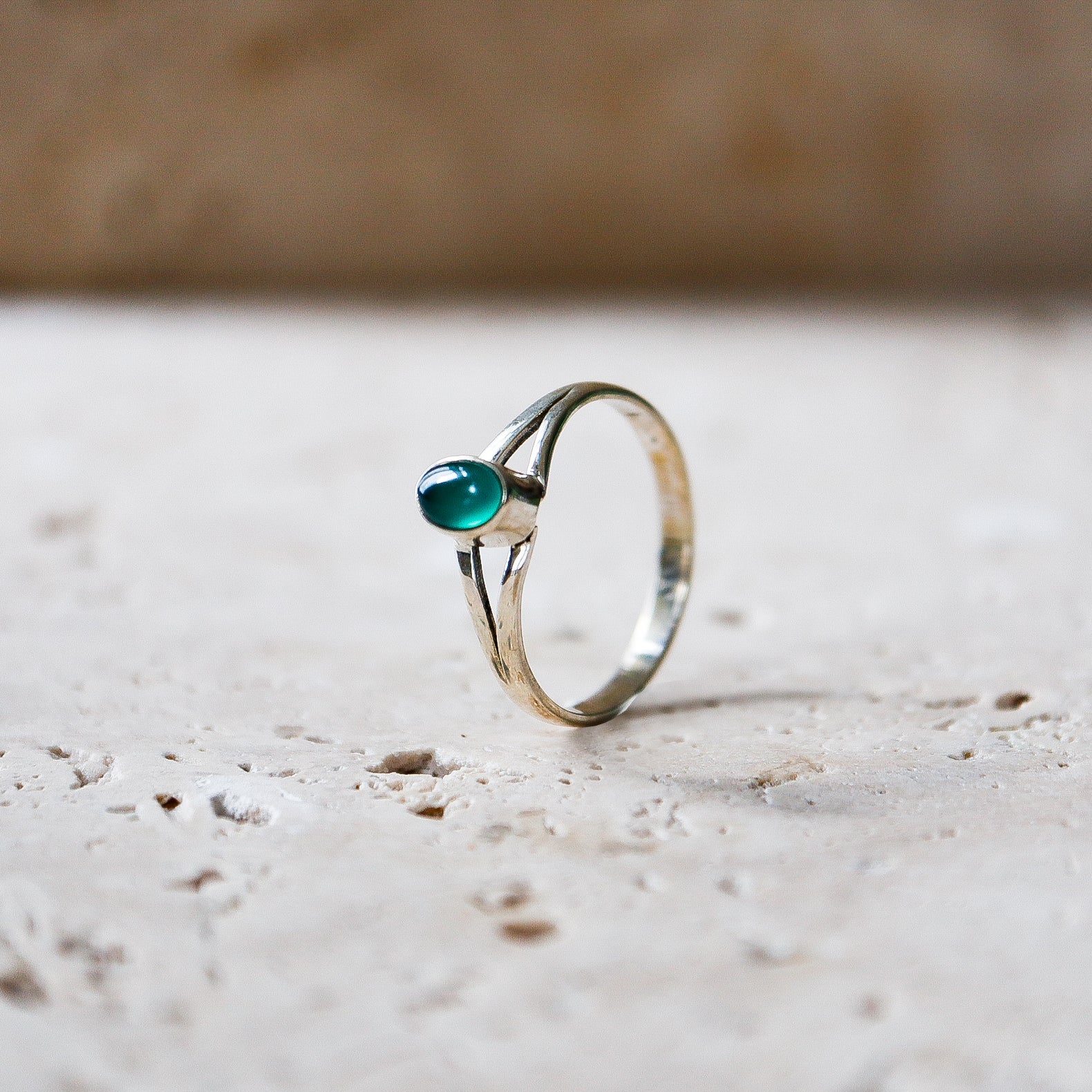 Kleiner grüner Onyx Ring mit ovalem Stein aus 925 Sterling Silber handgemacht - Nooe UG