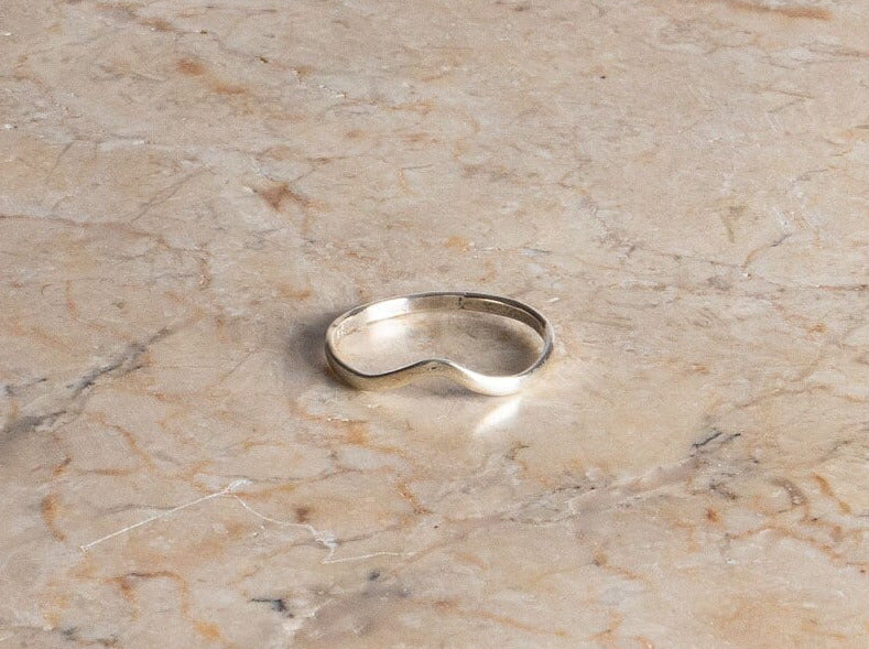 Zierlicher Chevron Ring rund Welle 925 Sterling Silber handgemacht