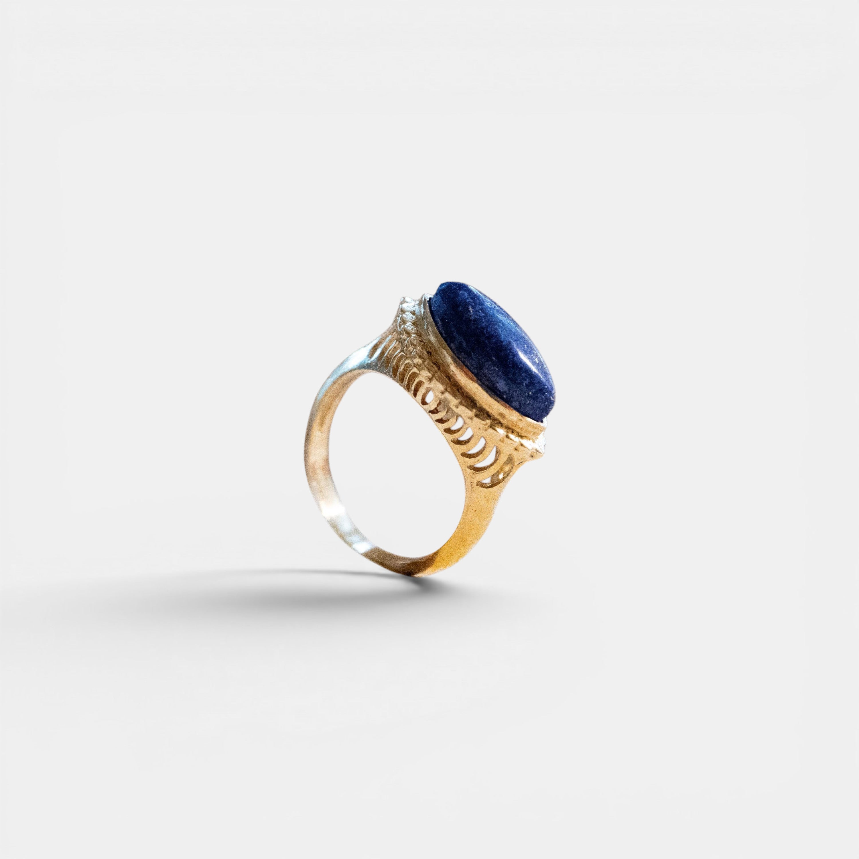 Augenförmiger Lapis Lazuli Ring groß gold handgemacht