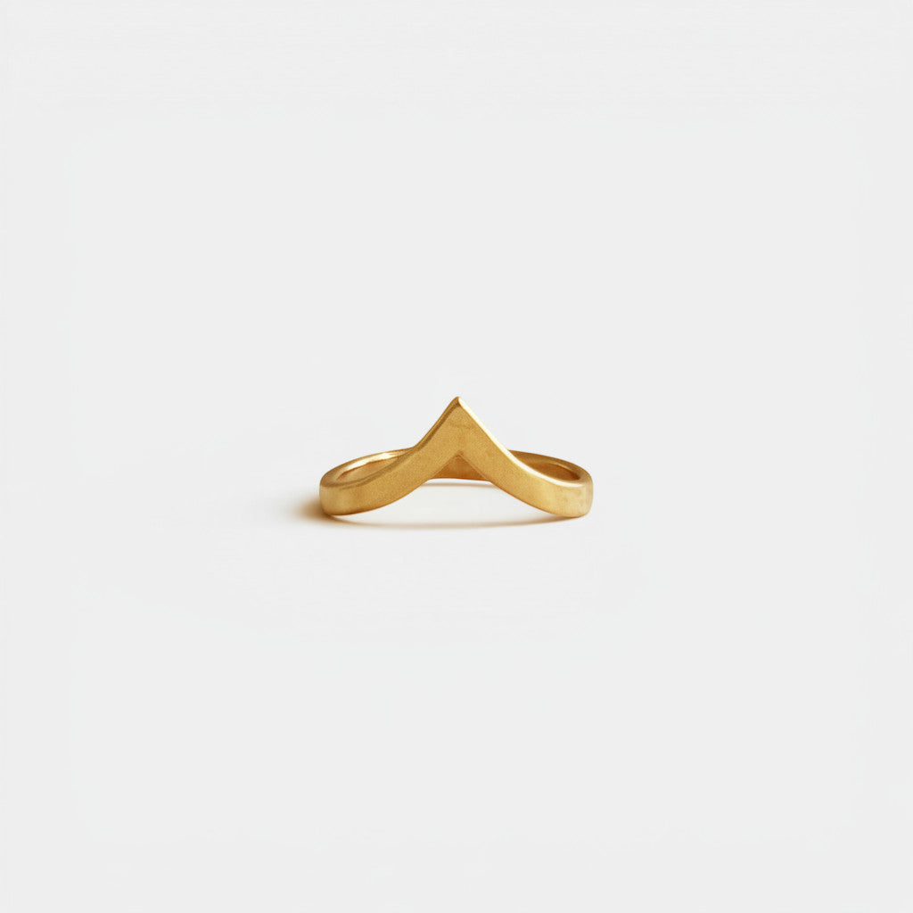 Nooe UG gold chevron ring made of brass, handmade, stackable, nickel-free.