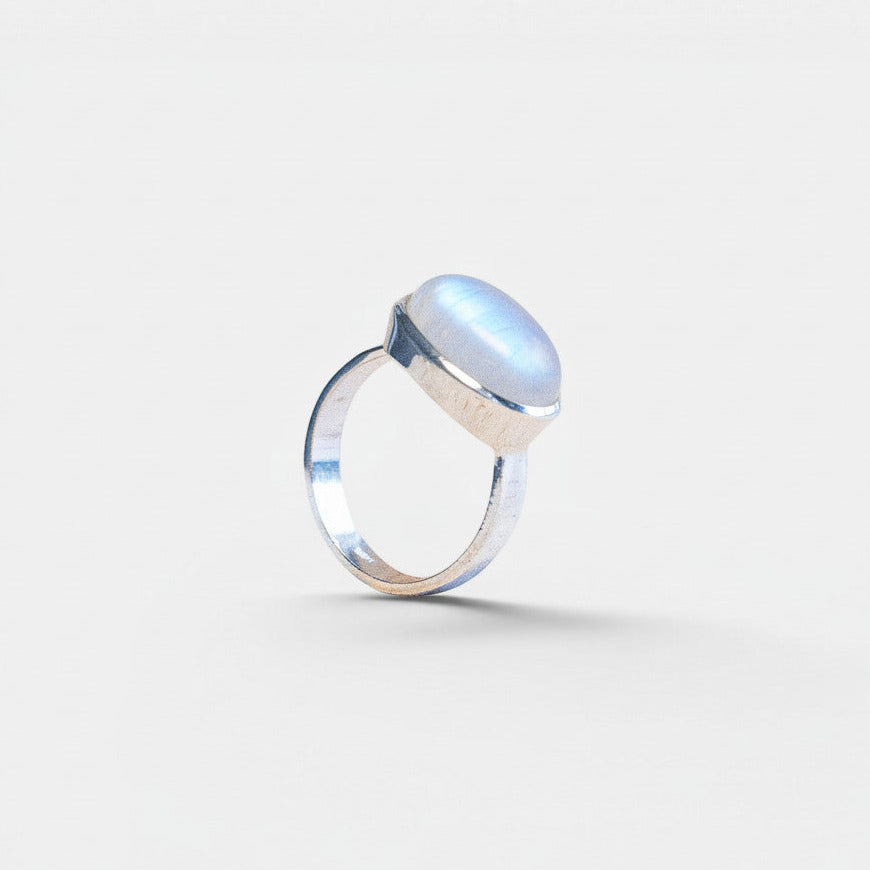 Nooe Berlin handmade oval moonstone ring in 925 sterling silver with a subtle blue sheen.
