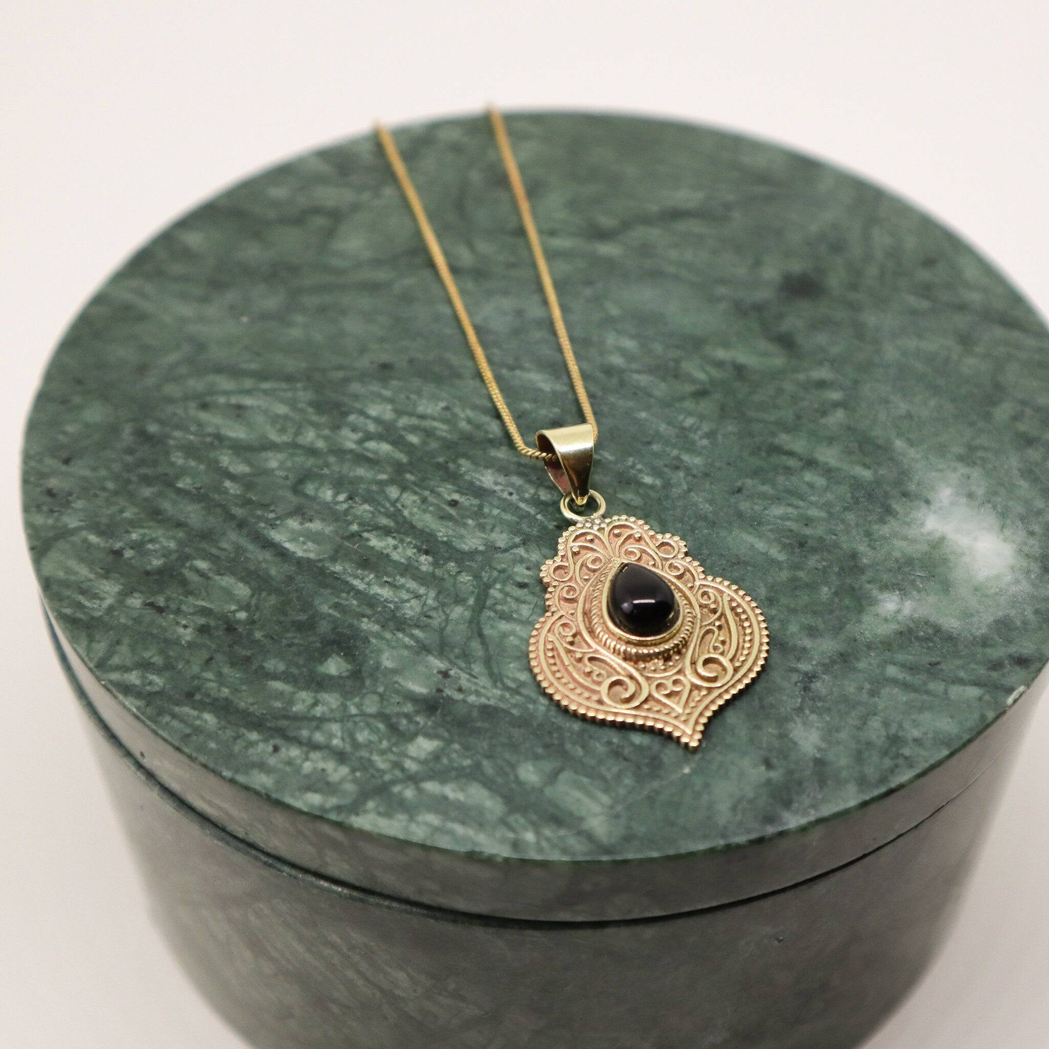 Onyx Mandala Kette gold handgemacht - NooeBerlin