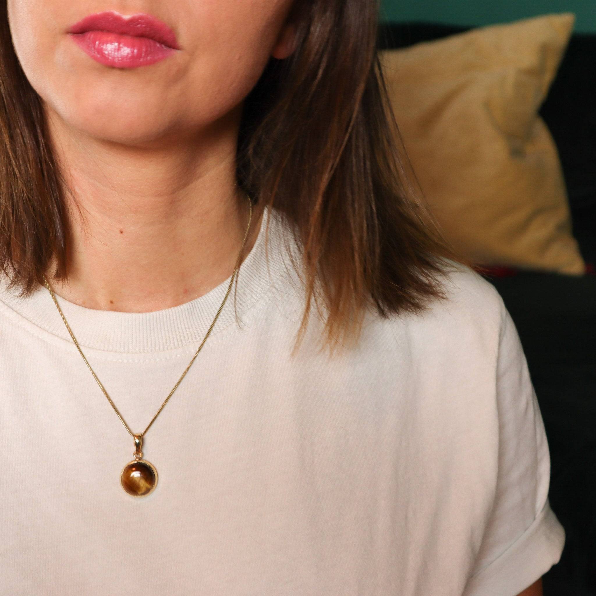 Runde Tigerauge Kette aus Messing handgemacht - NooeBerlin