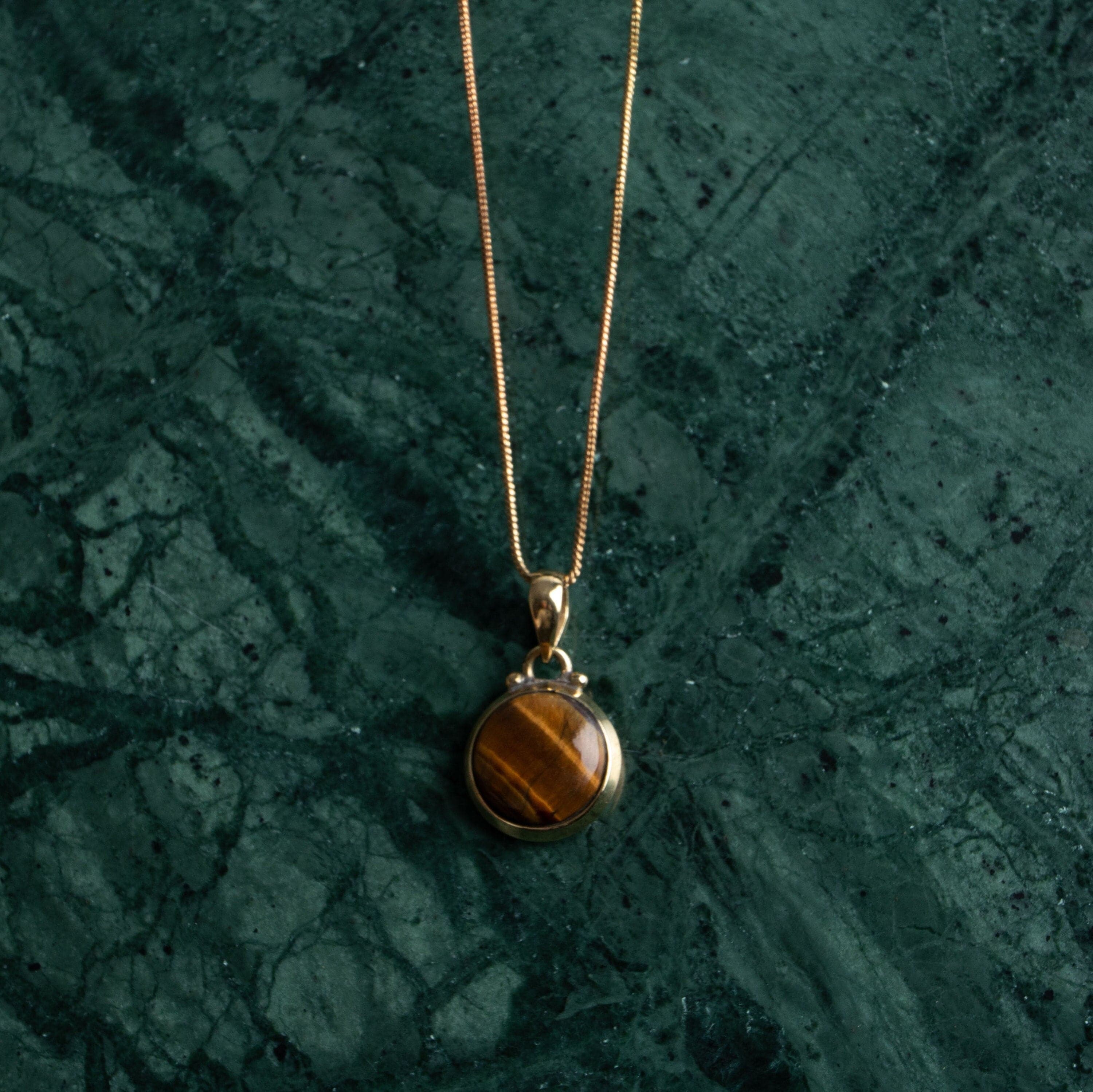 Runde Tigerauge Kette aus Messing handgemacht - NooeBerlin