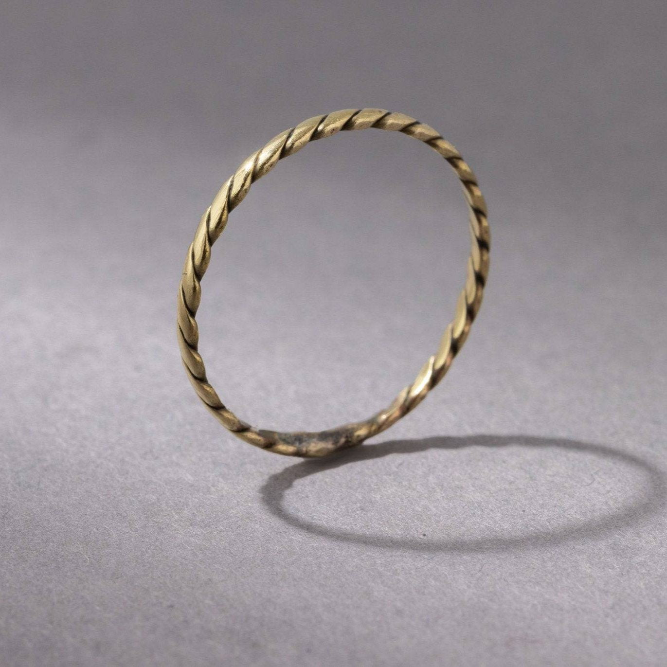 Geflochtener Ring aus Messing handgemacht - NooeBerlin