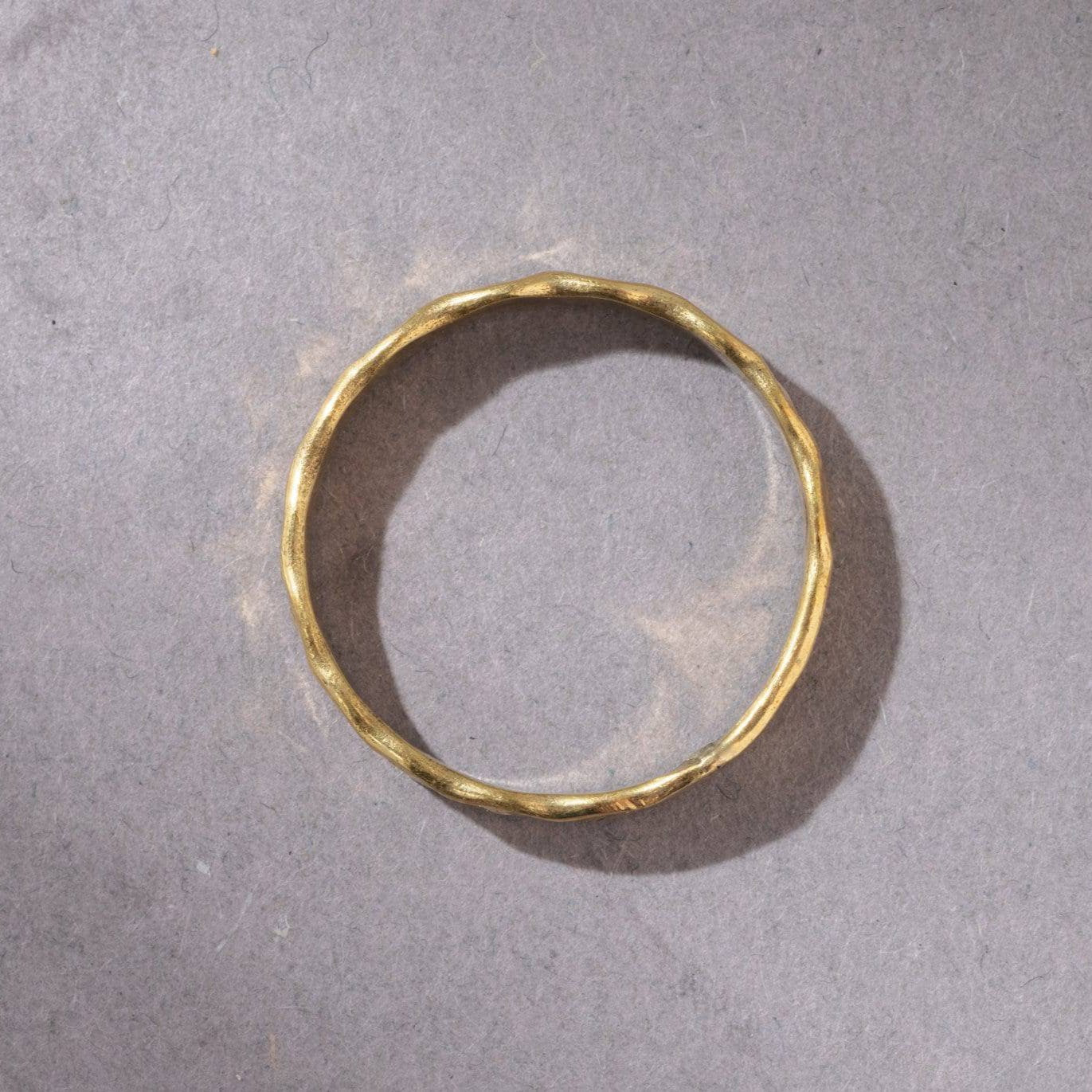 Beschlagener Ring aus Messing gehämmert - NooeBerlin