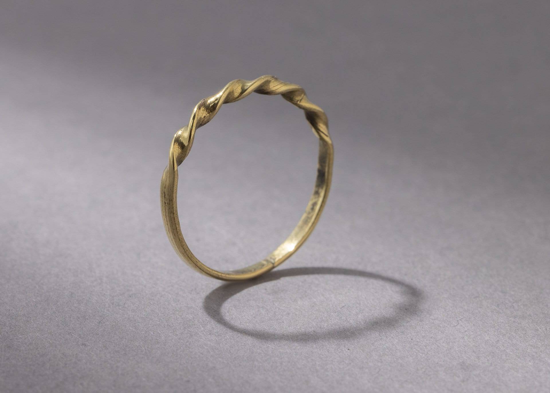 Feiner gedrehter Ring gold handgemacht - NooeBerlin