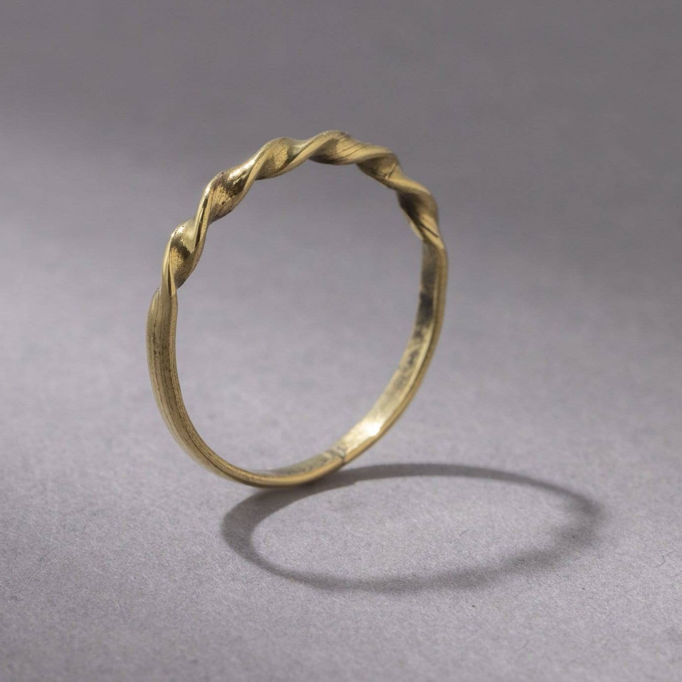 Feiner gedrehter Ring gold handgemacht - NooeBerlin