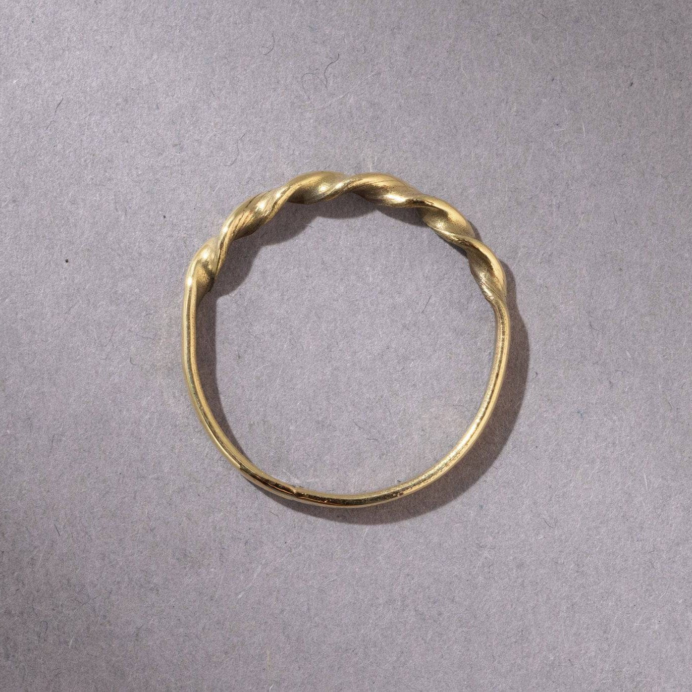 Feiner gedrehter Ring gold handgemacht - NooeBerlin