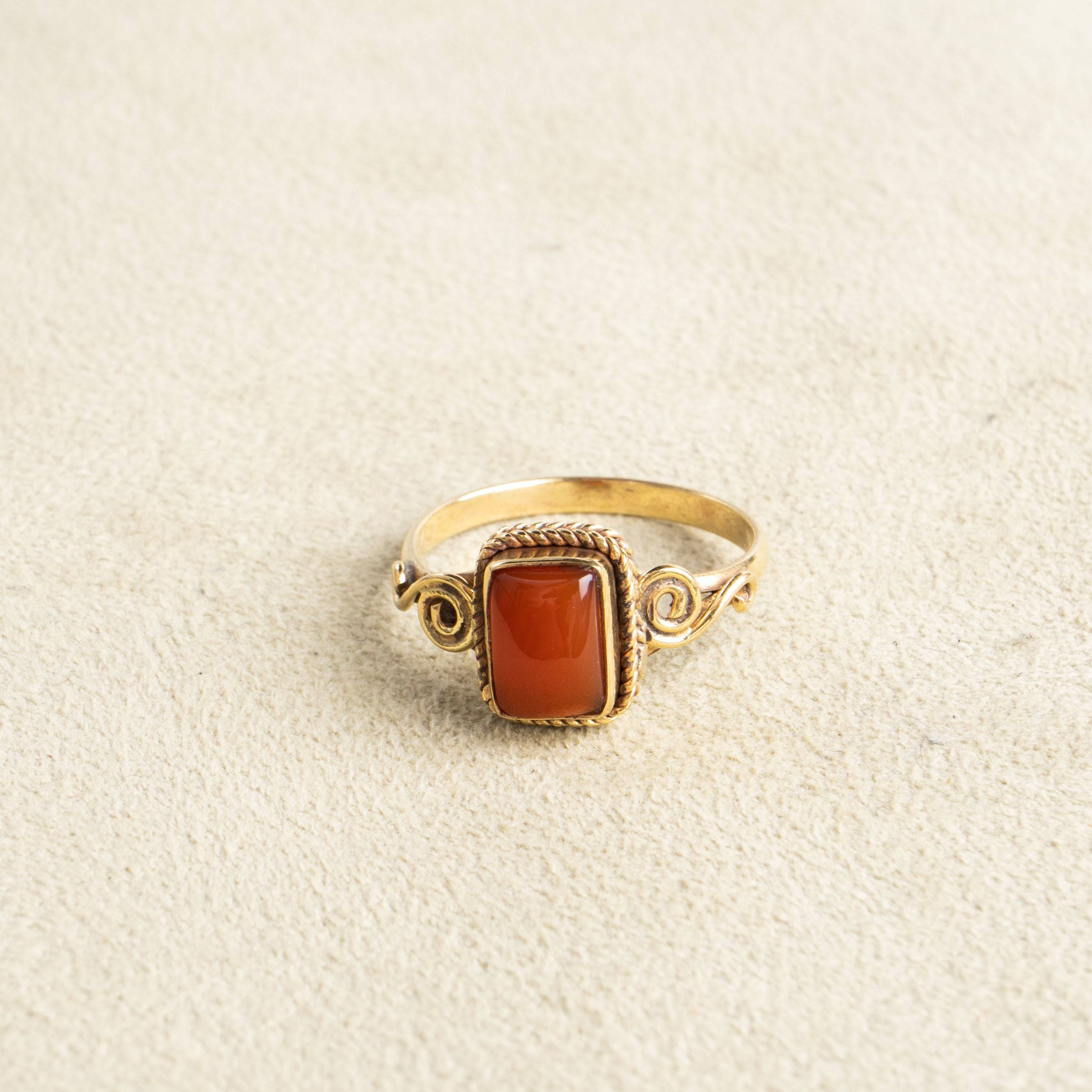 Rechteckiger roter Achat Ring gold - NooeBerlin