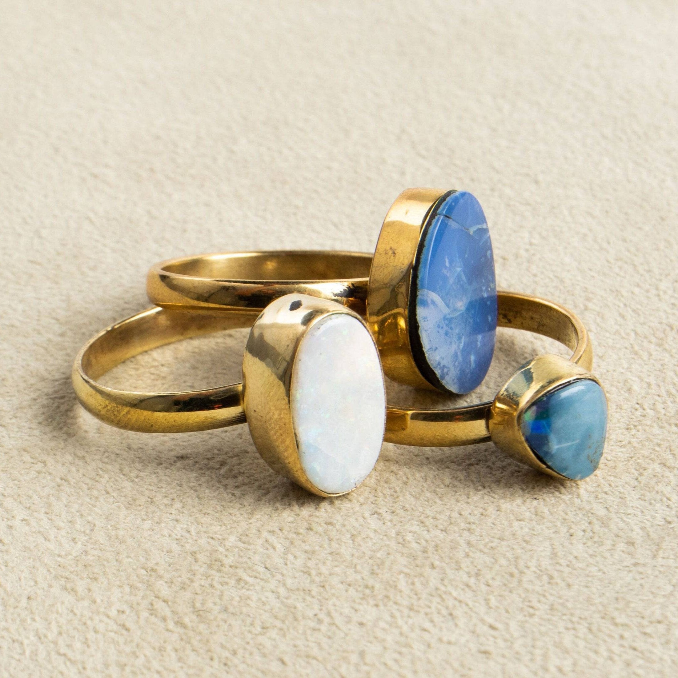 Flacher großer Opal Ring gold handgemacht - NooeBerlin