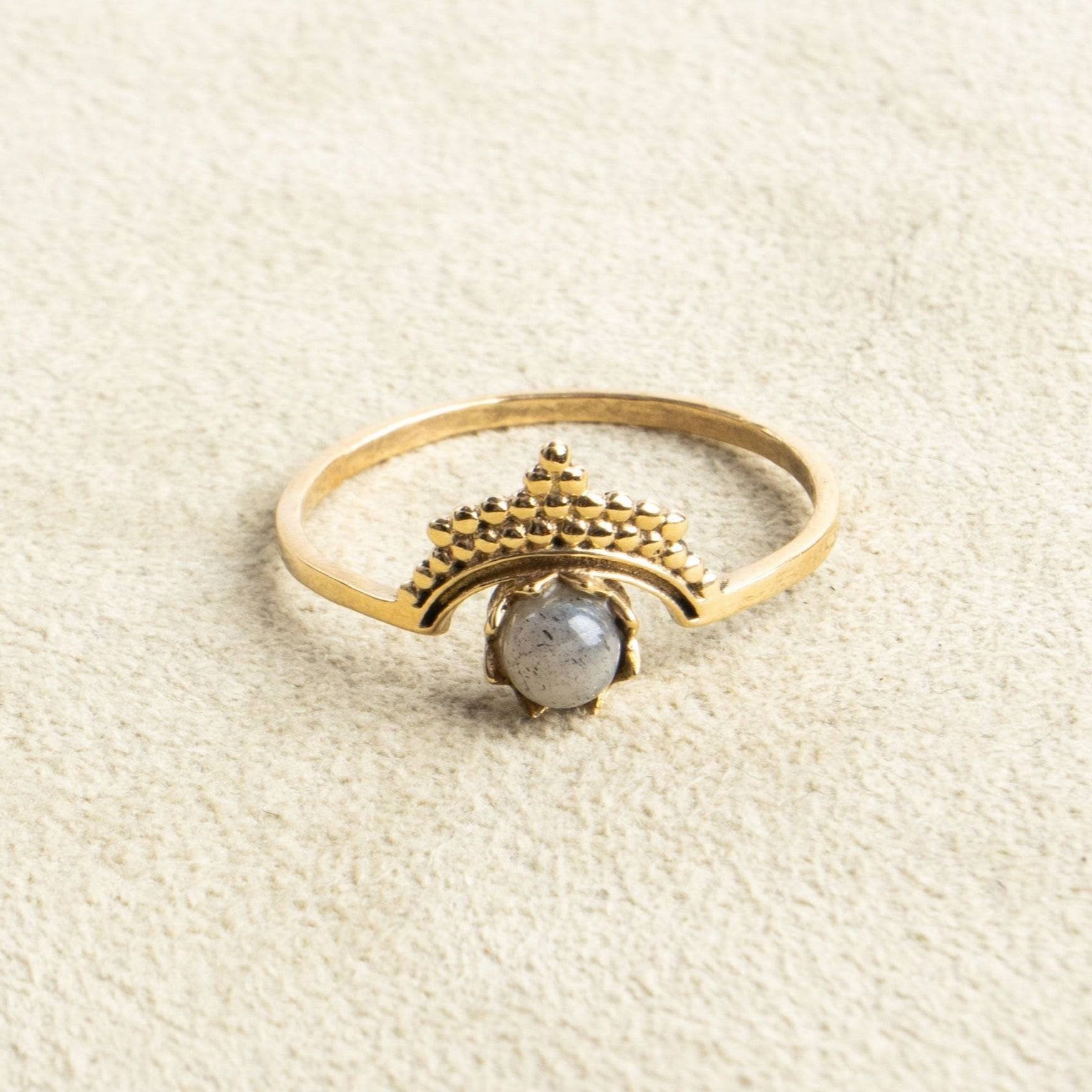 Tiara Kronen Ring mit Mondstein handgemacht - NooeBerlin