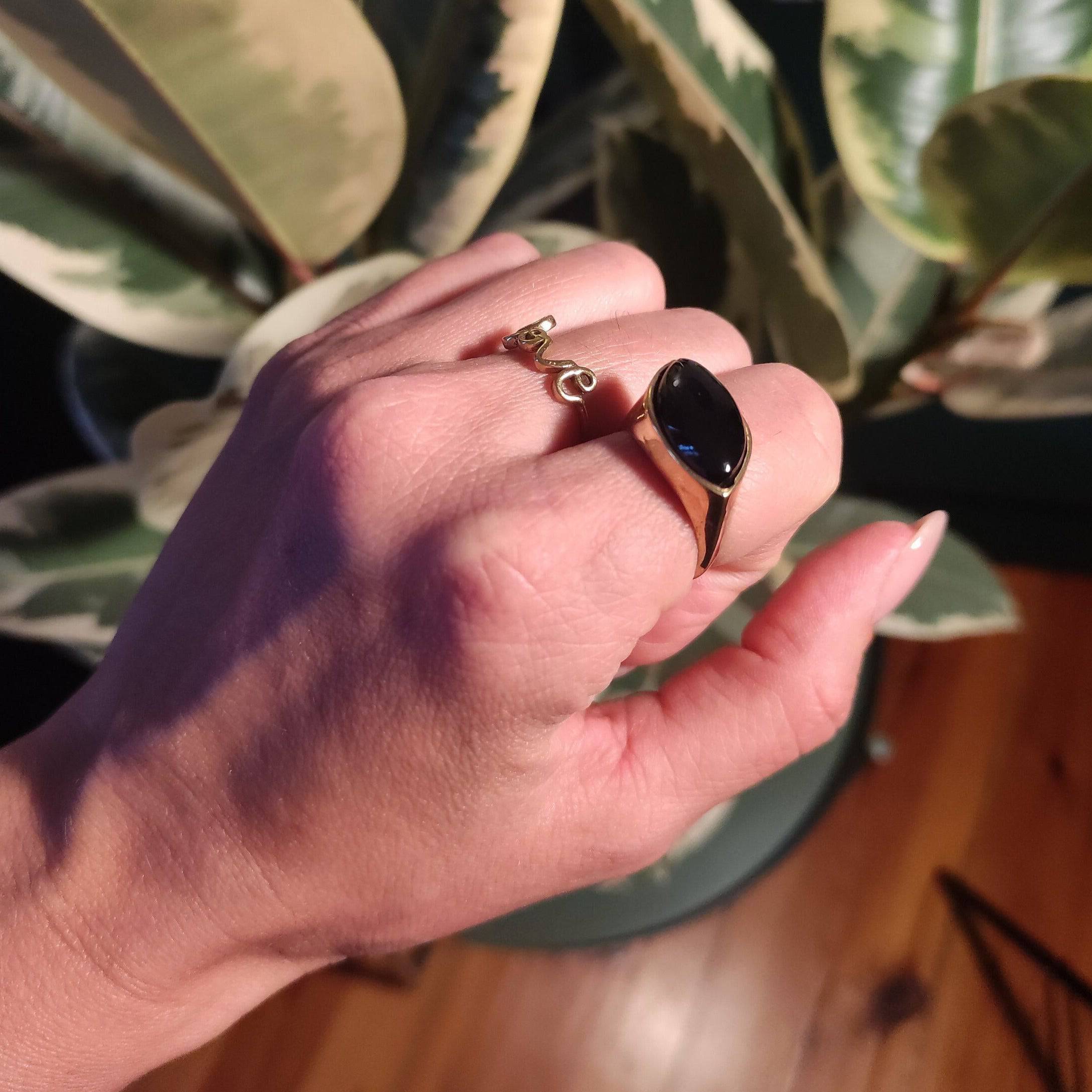 Liebe Love Schriftzug Ring aus Messing handgemacht - NooeBerlin