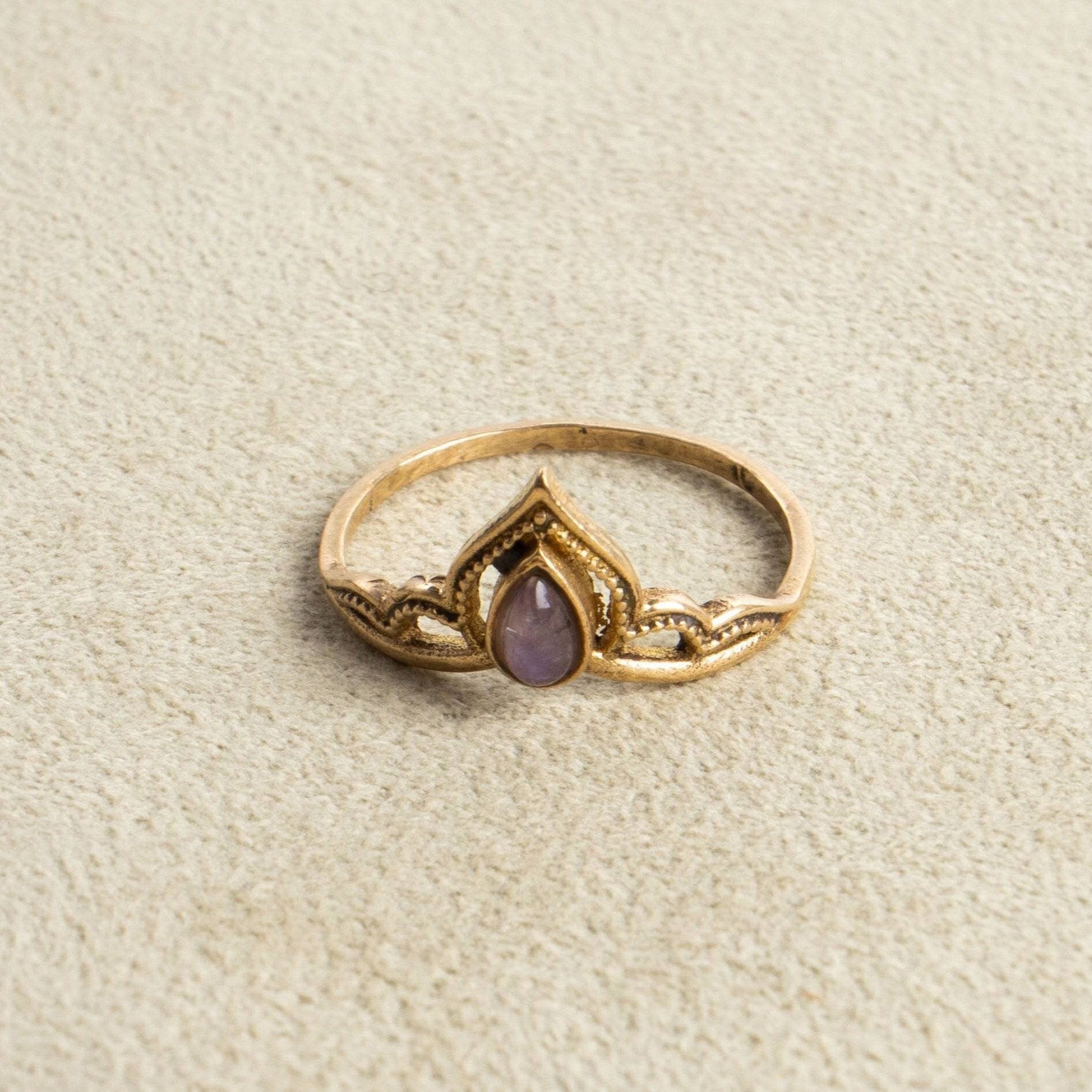 Tiara Kronen Ring mit Amethyst Spitze gold handgemacht - NooeBerlin