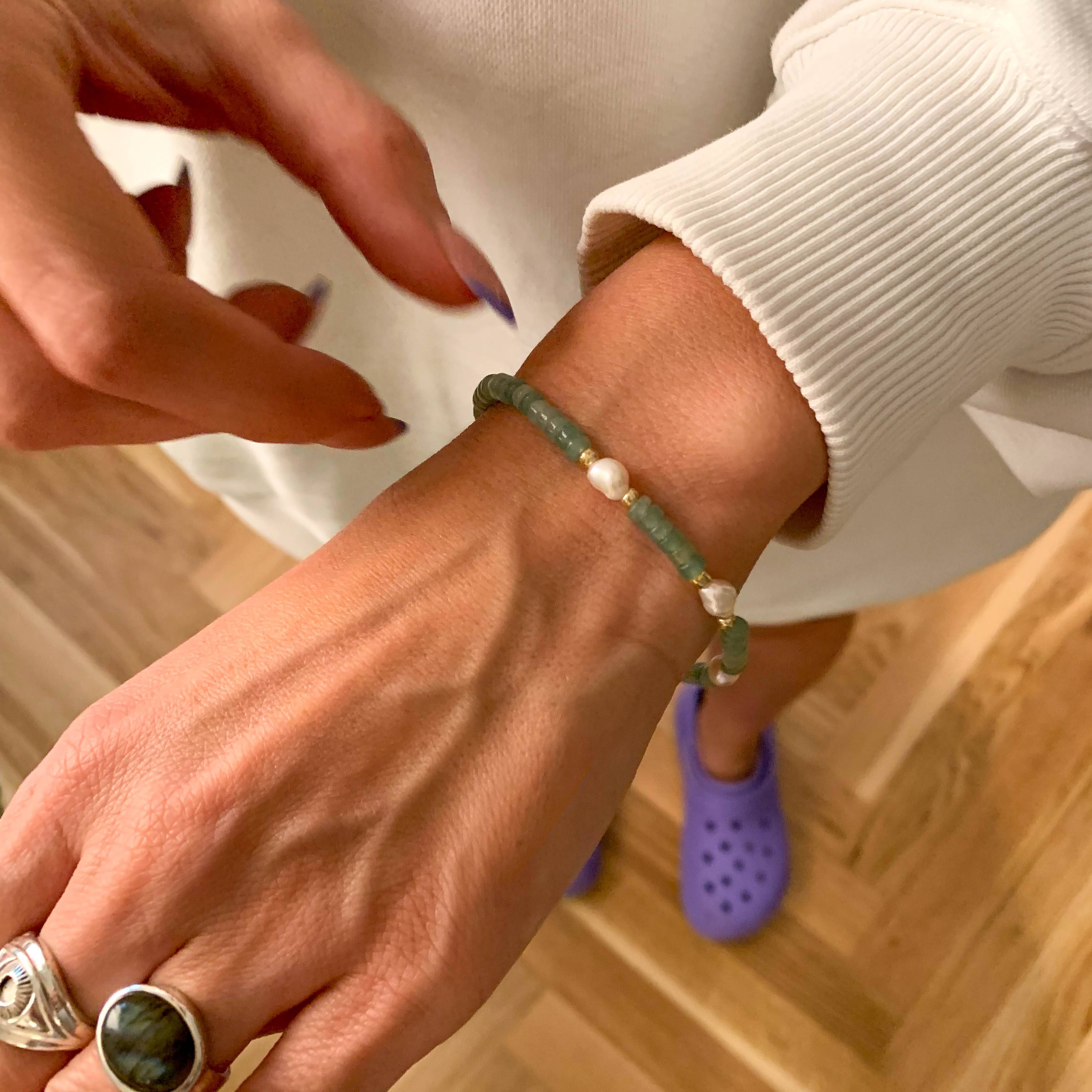 Grünes Armband Aventurin mit Süßwasserperlen vergoldet handgemacht - NooeBerlin