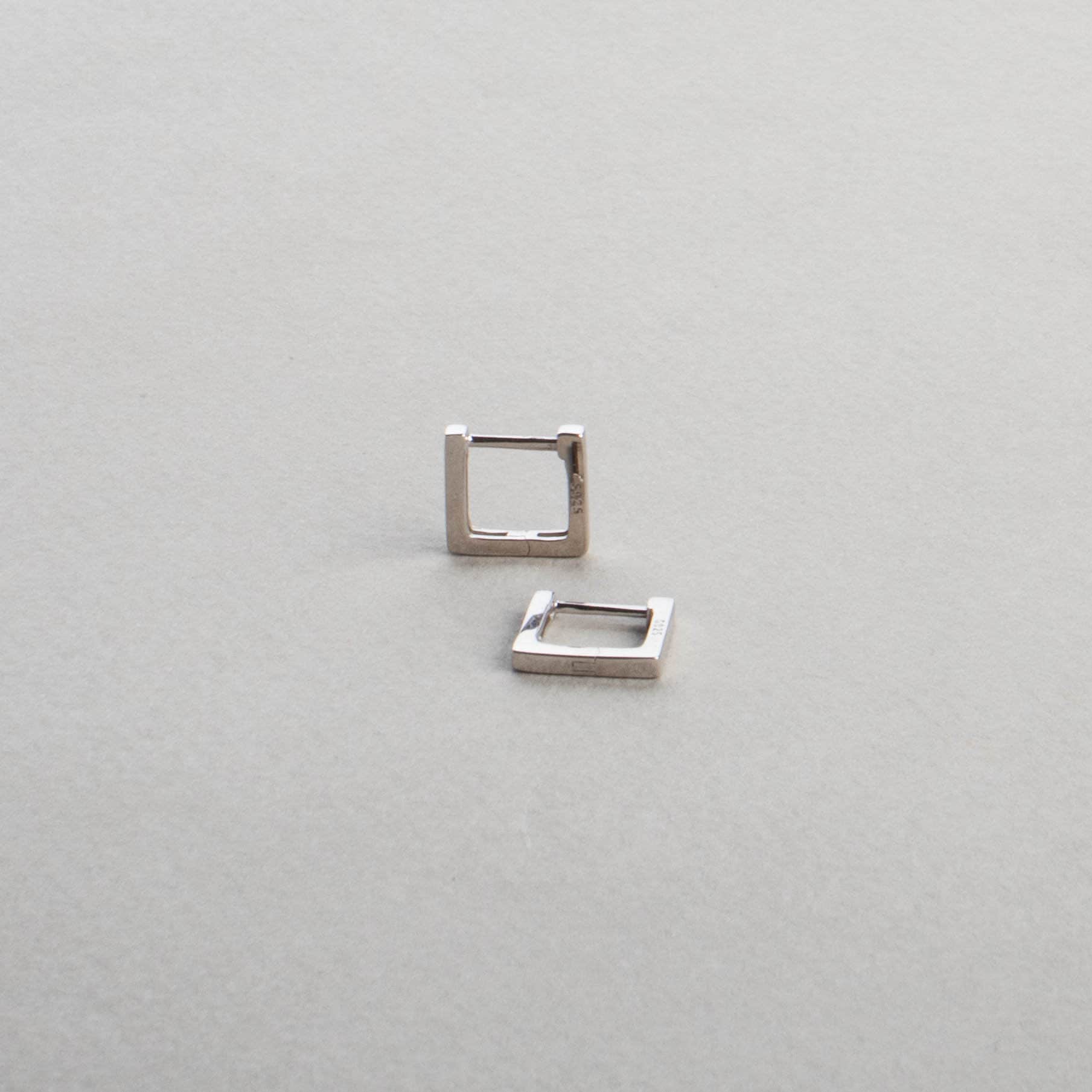 Rechteckige Creolen Huggies aus 925 Sterling Silber eckig minimalistisch - NooeBerlin