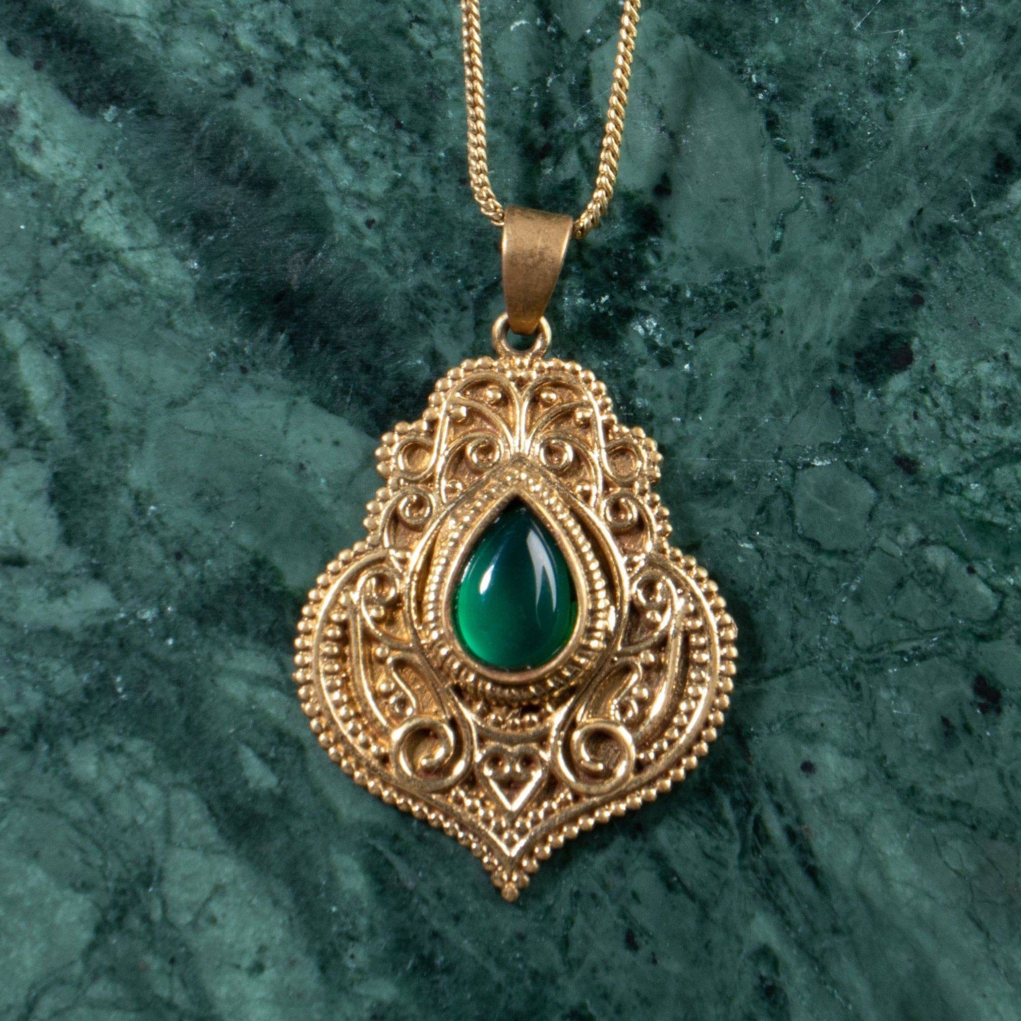 Grüner Onyx Mandala Kette gold handgemacht - NooeBerlin