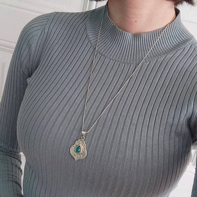 Grüner Onyx Mandala Kette gold handgemacht - NooeBerlin